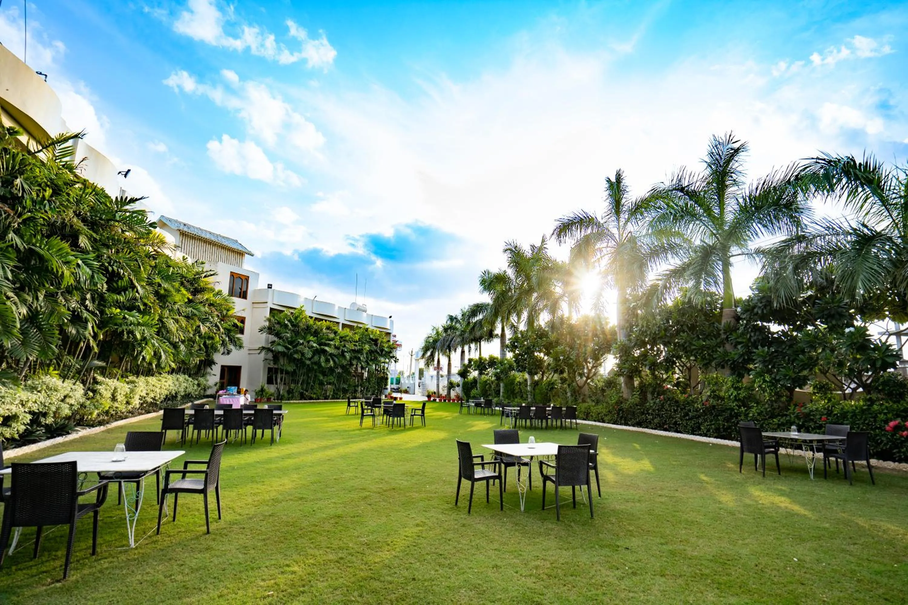 Garden in Hotel Chandrawati Palace