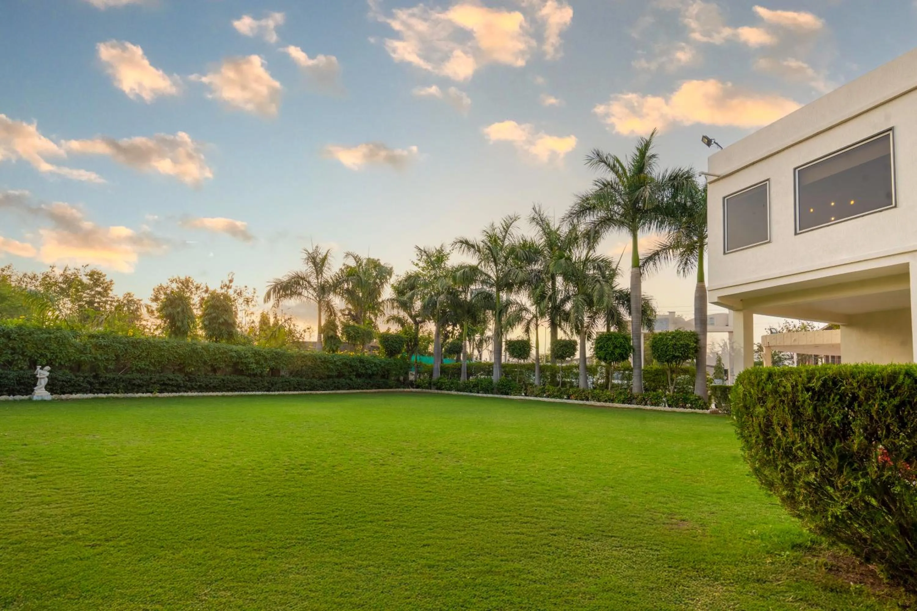 Garden in Hotel Chandrawati Palace