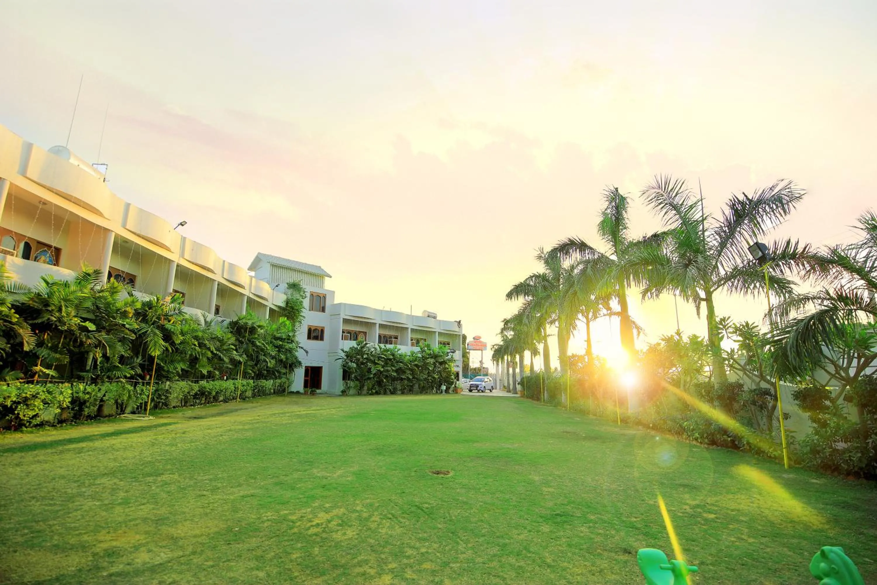 Garden in Hotel Chandrawati Palace