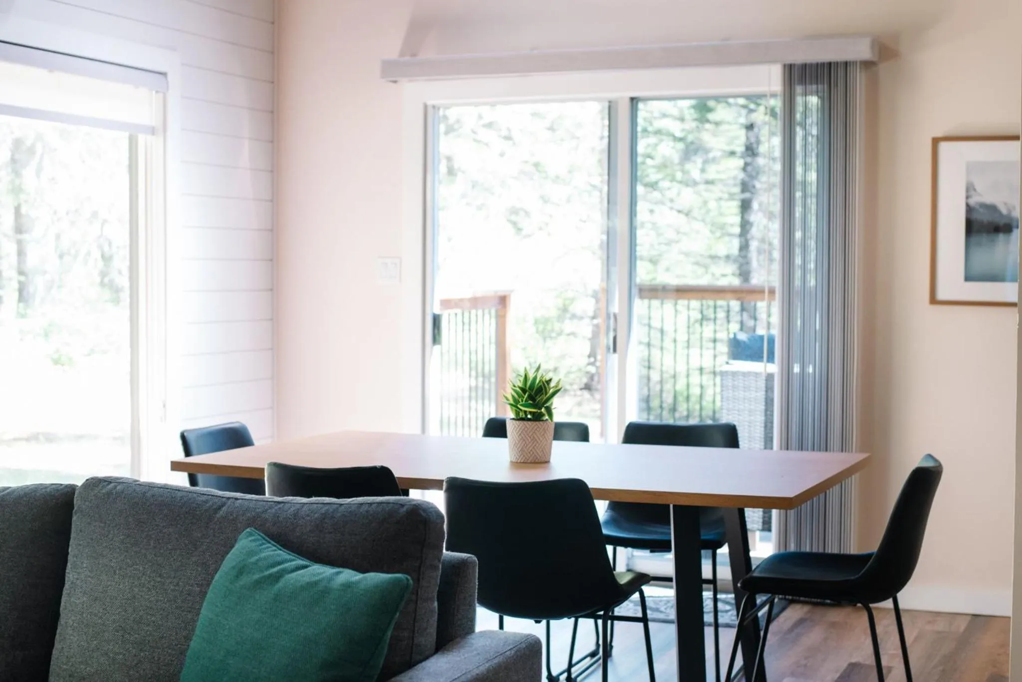 Seating area in Overlander Mountain Lodge