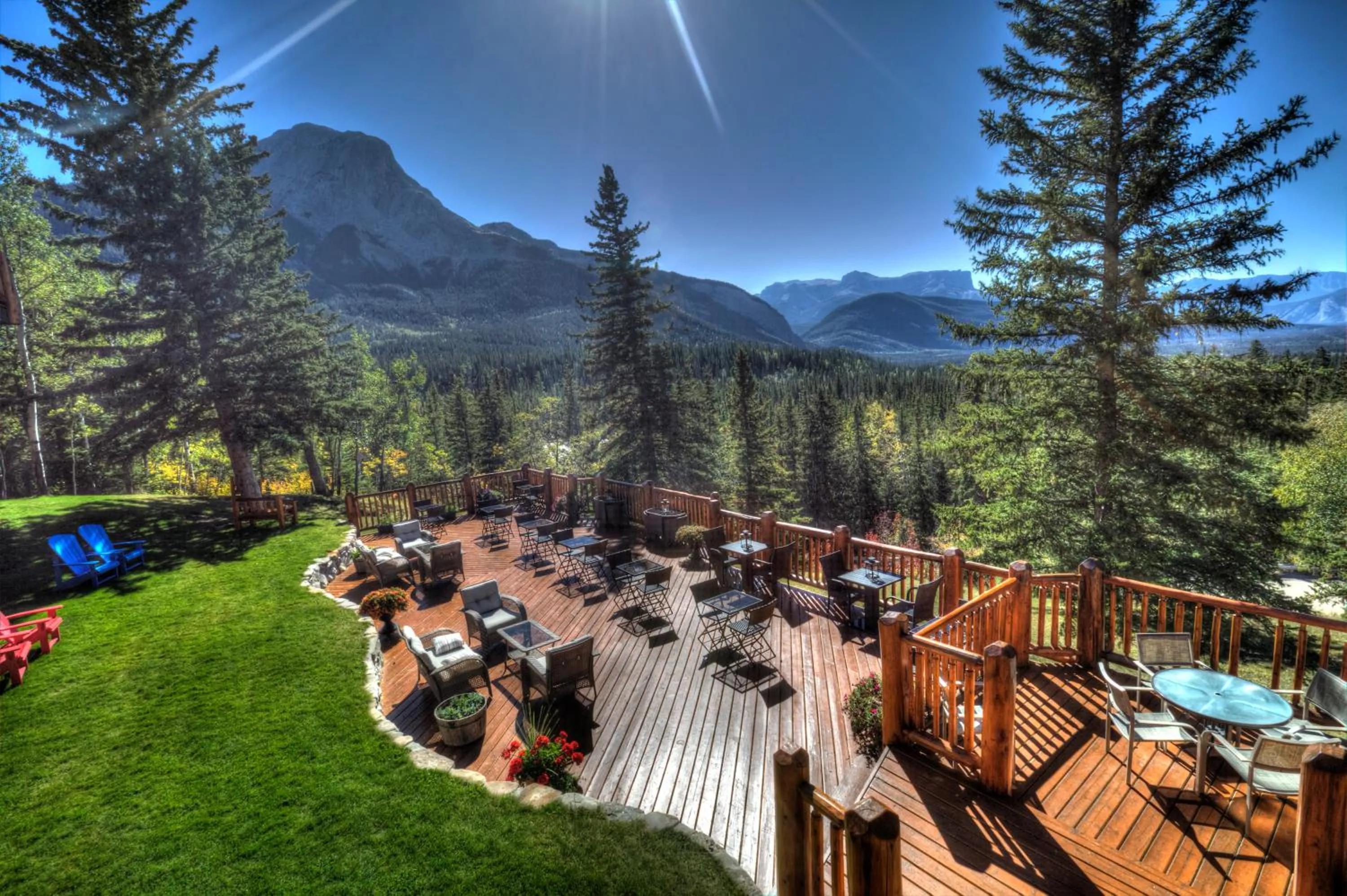 Patio in Overlander Mountain Lodge