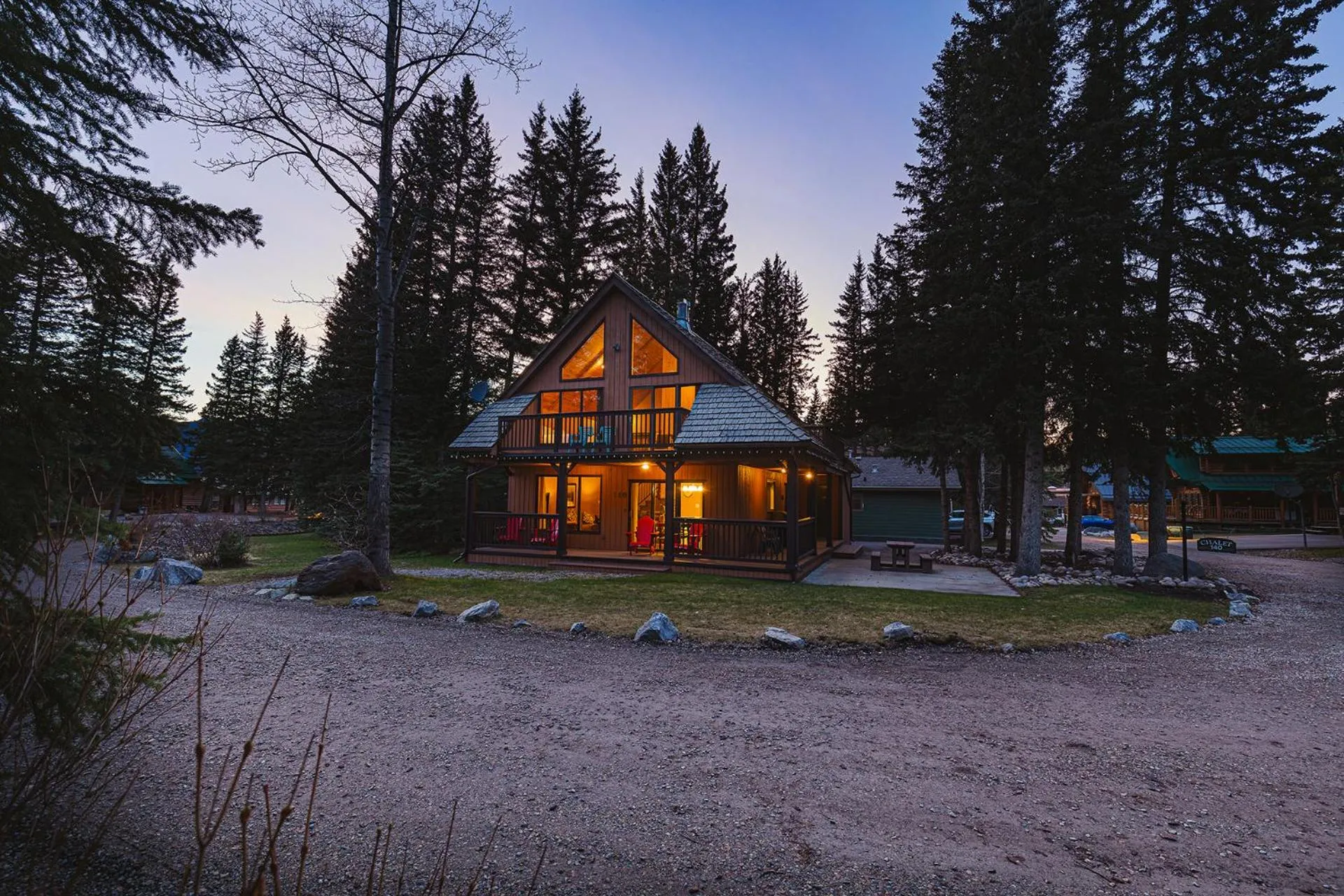 Day in Overlander Mountain Lodge