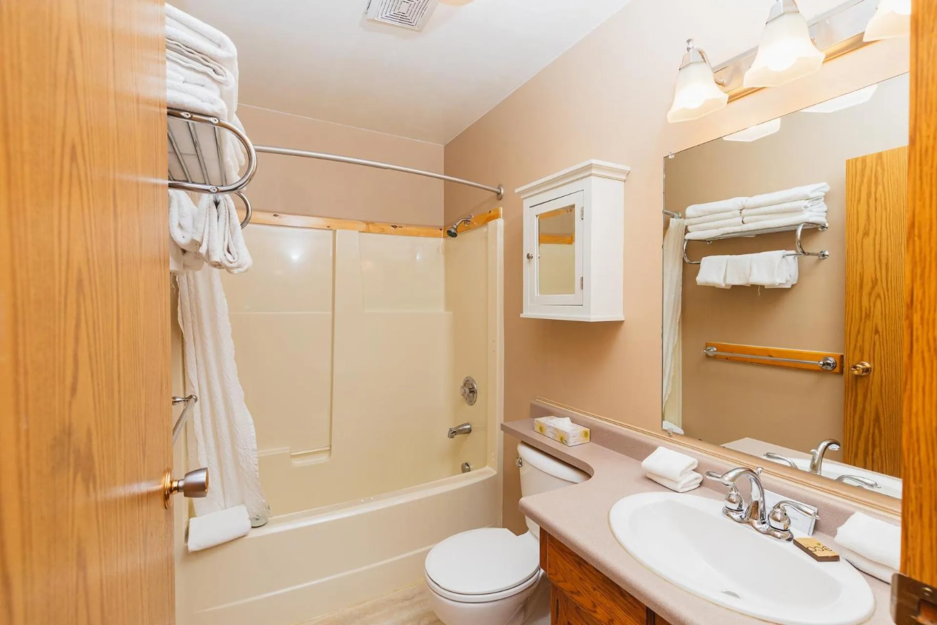 Bathroom in Overlander Mountain Lodge