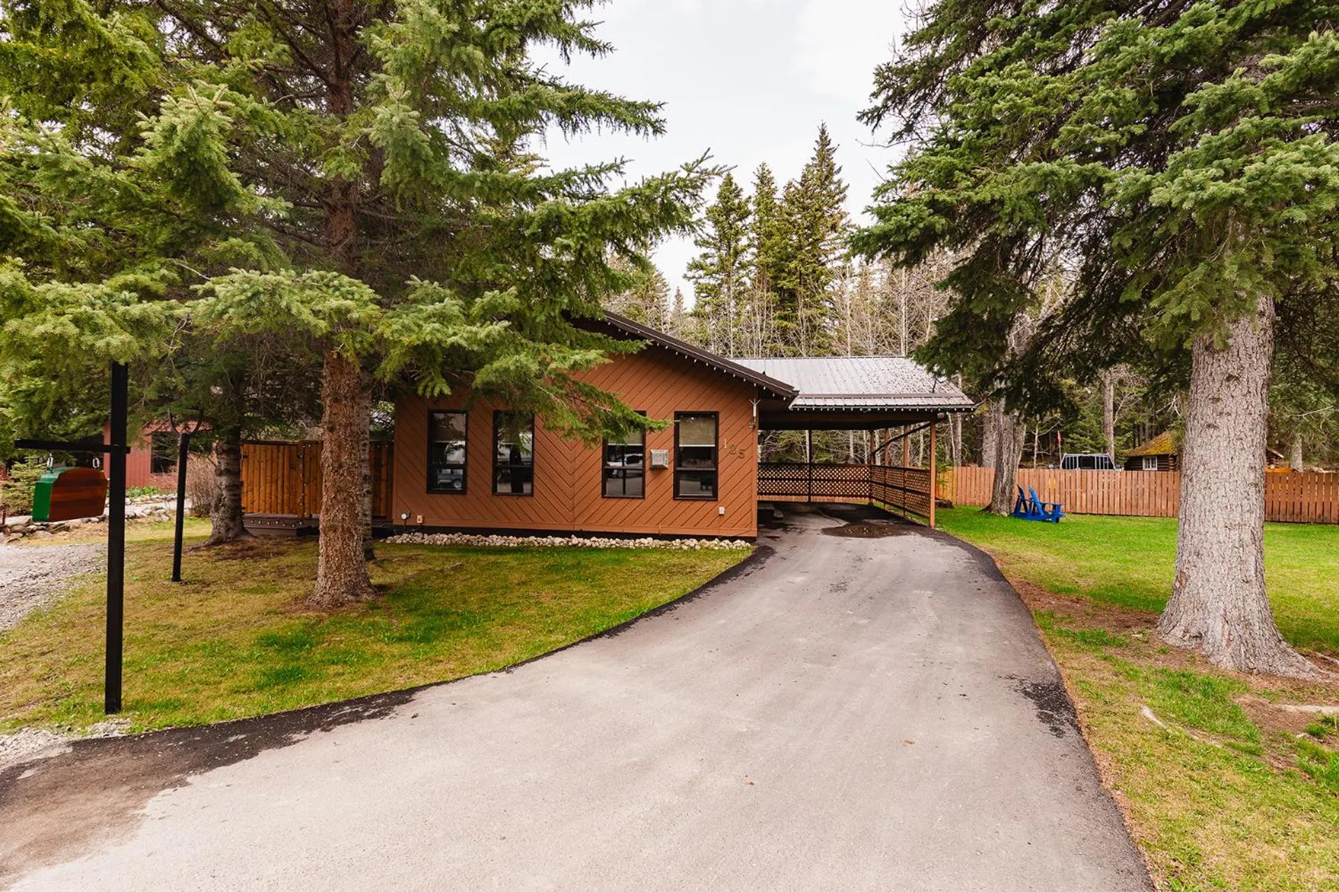 Property building in Overlander Mountain Lodge