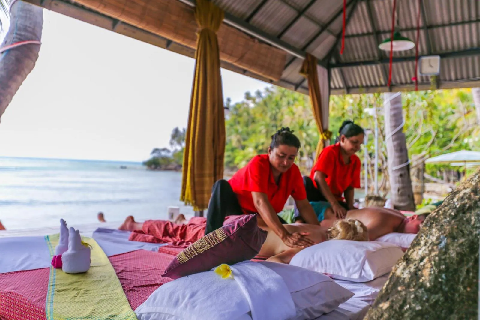 People in Villa Cha-Cha Salad Beach Koh Phangan