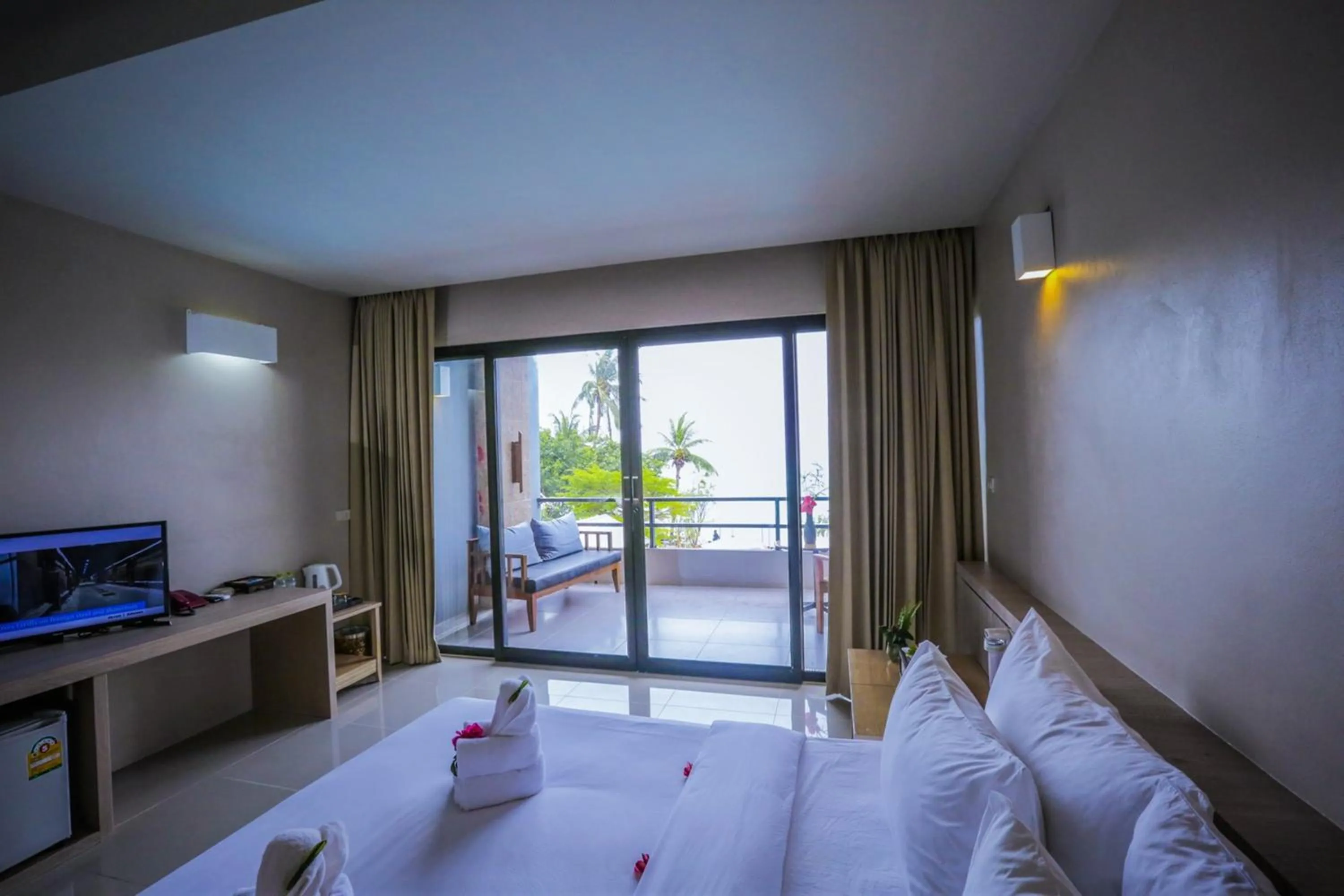 Balcony/Terrace, Bed in Villa Cha-Cha Salad Beach Koh Phangan