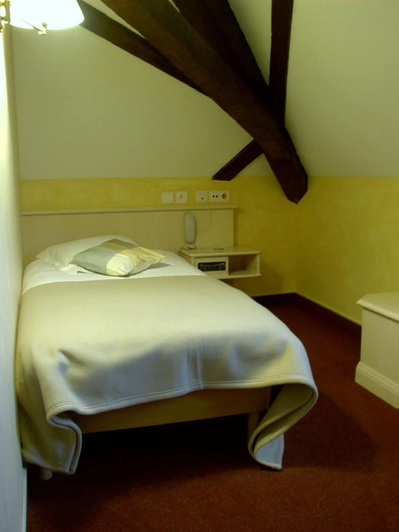 Bedroom, Bed in Logis Hôtel-Restaurant du Herrenstein