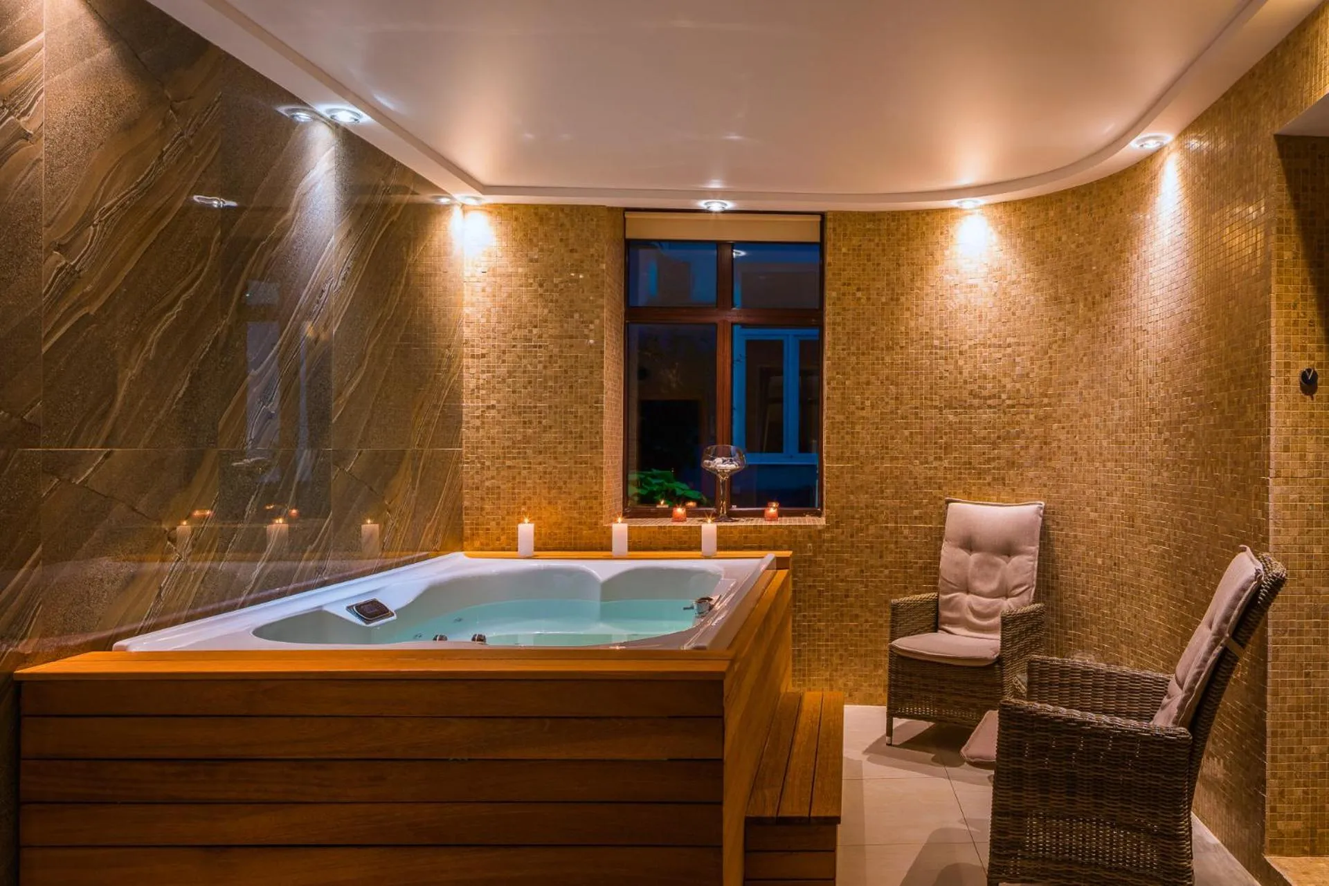 Hot Tub in Mozart Hotel