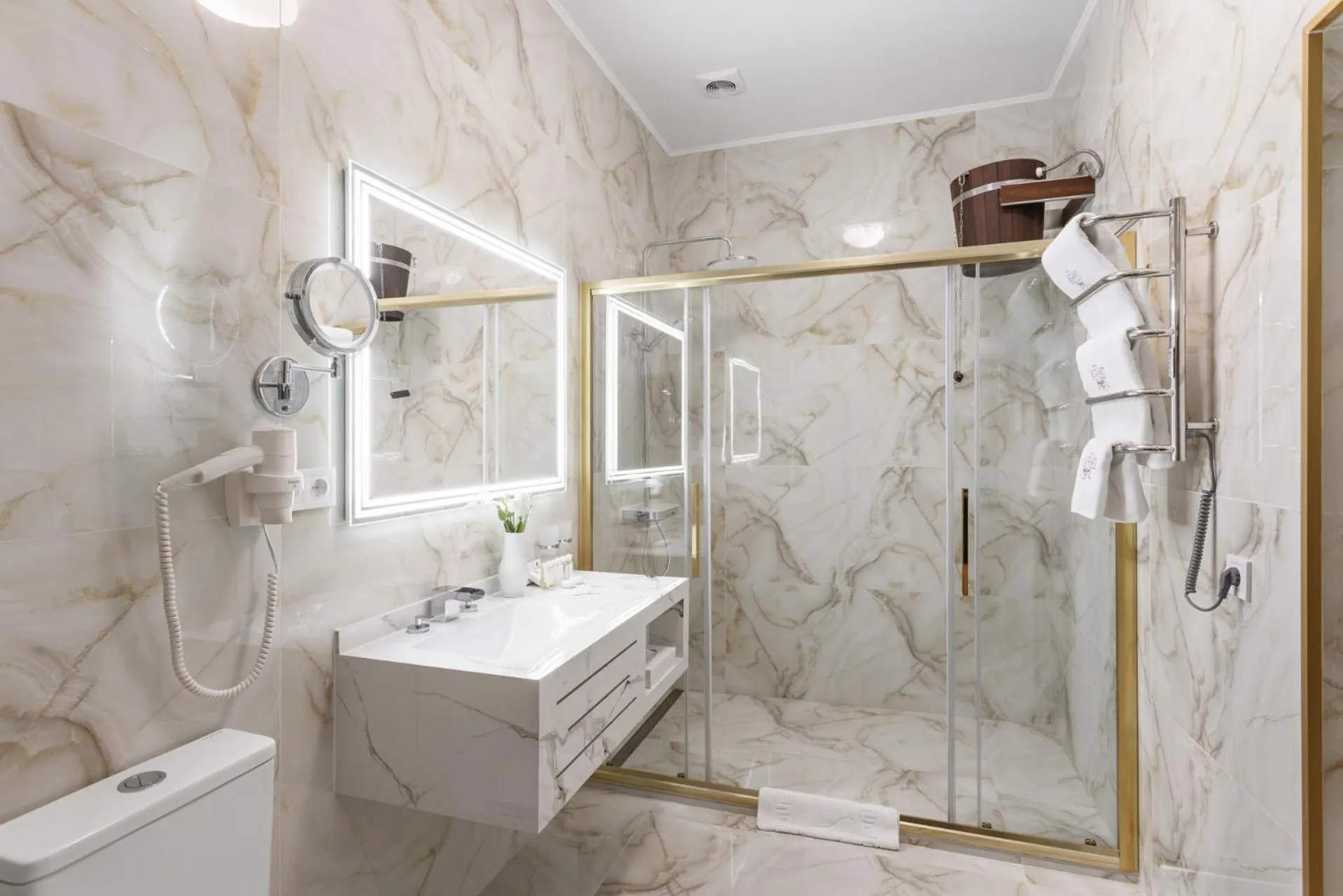 Shower in Mozart Hotel