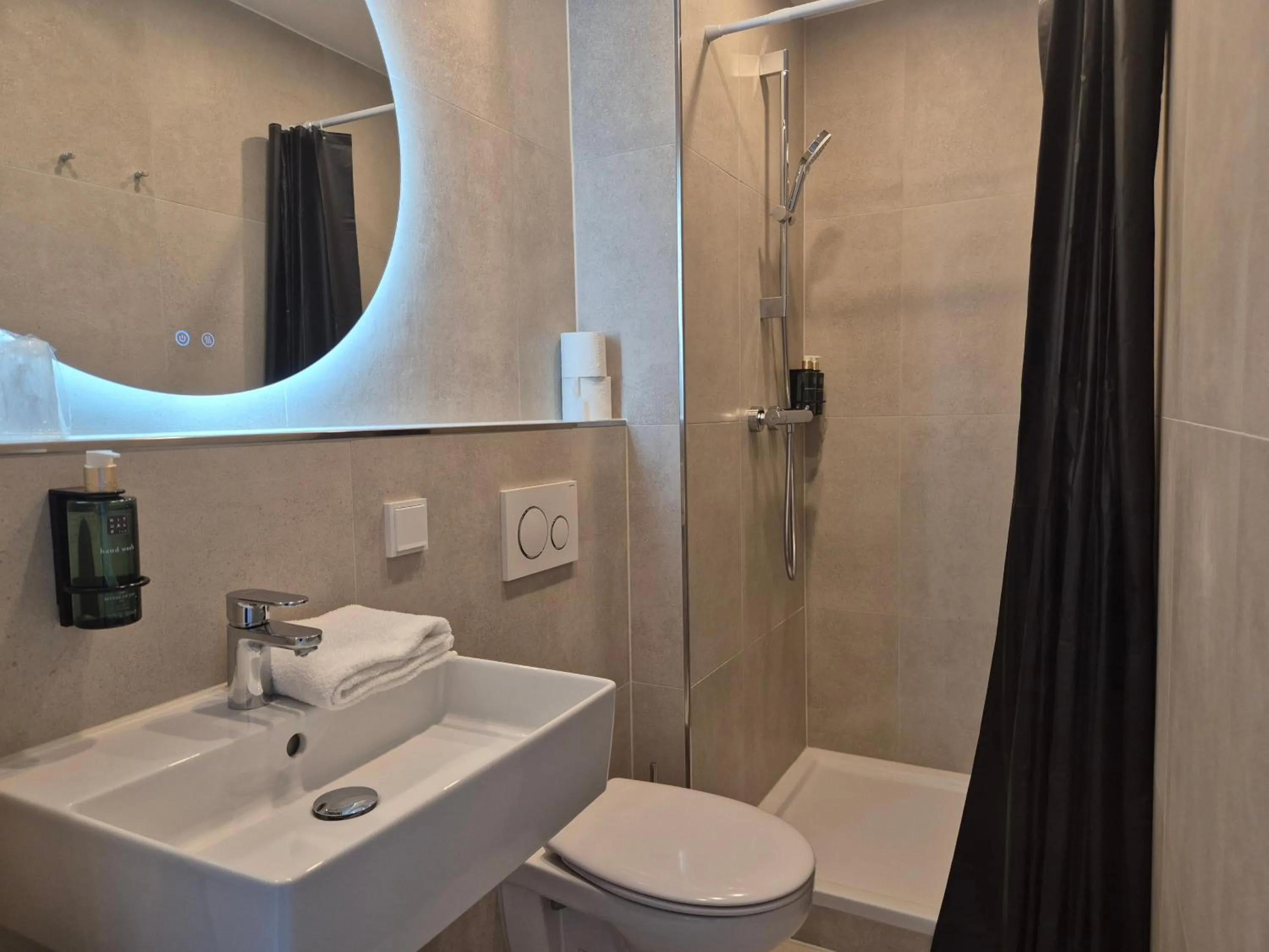 Bathroom in Hotel Den Burg