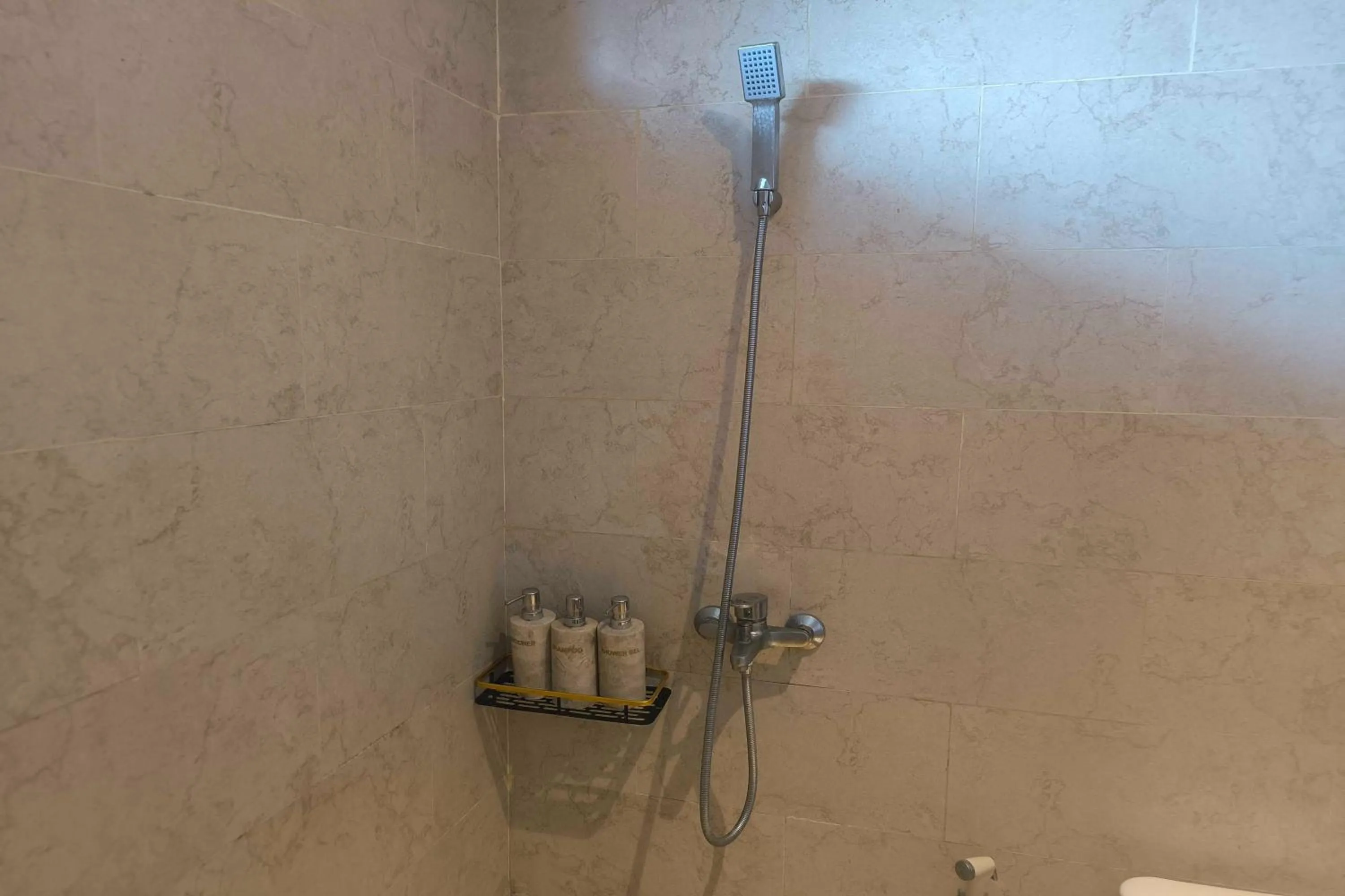 Shower in Bhuana Shanti Homestay Ubud