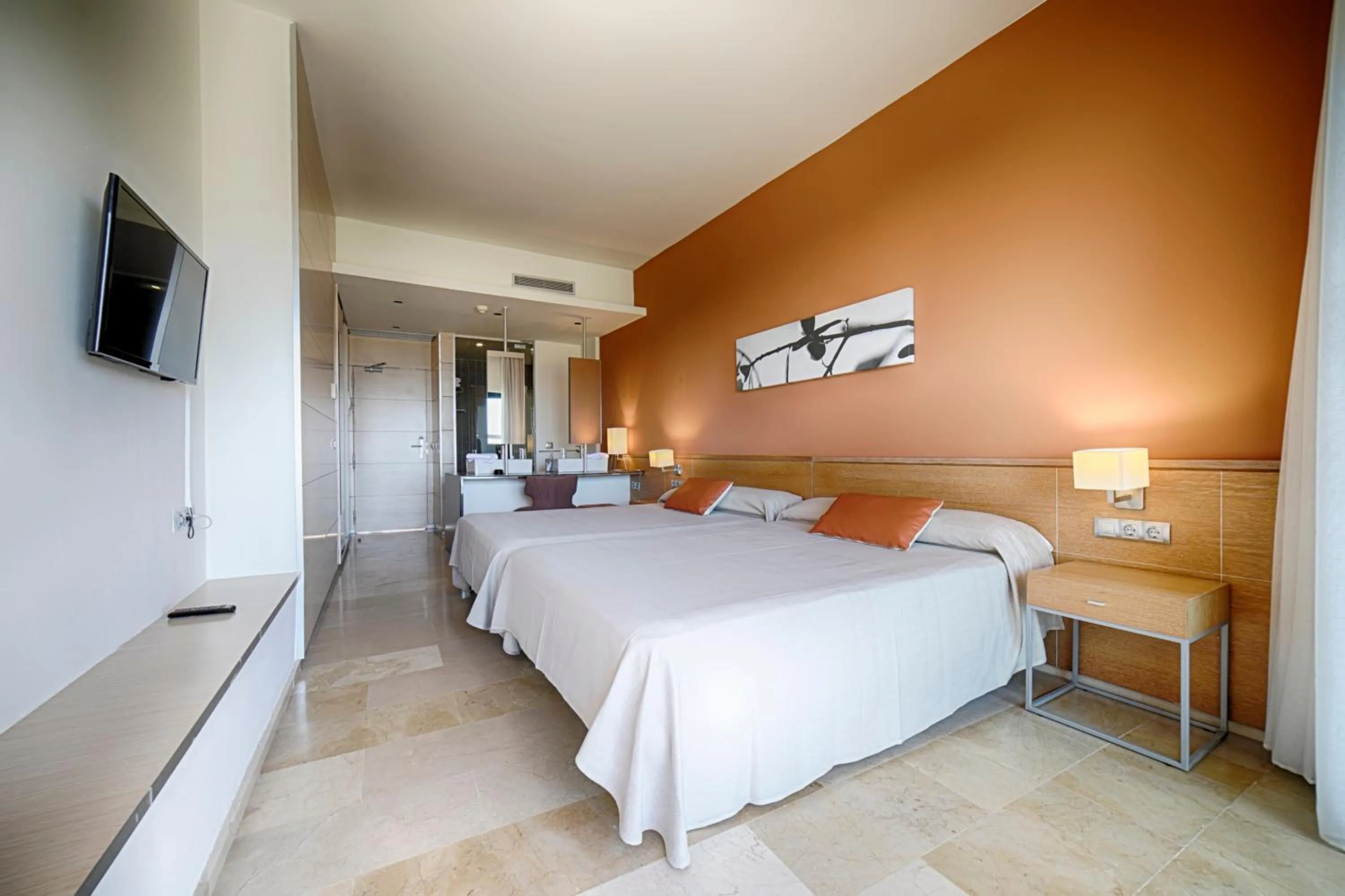 Bed in Ohtels Les Oliveres