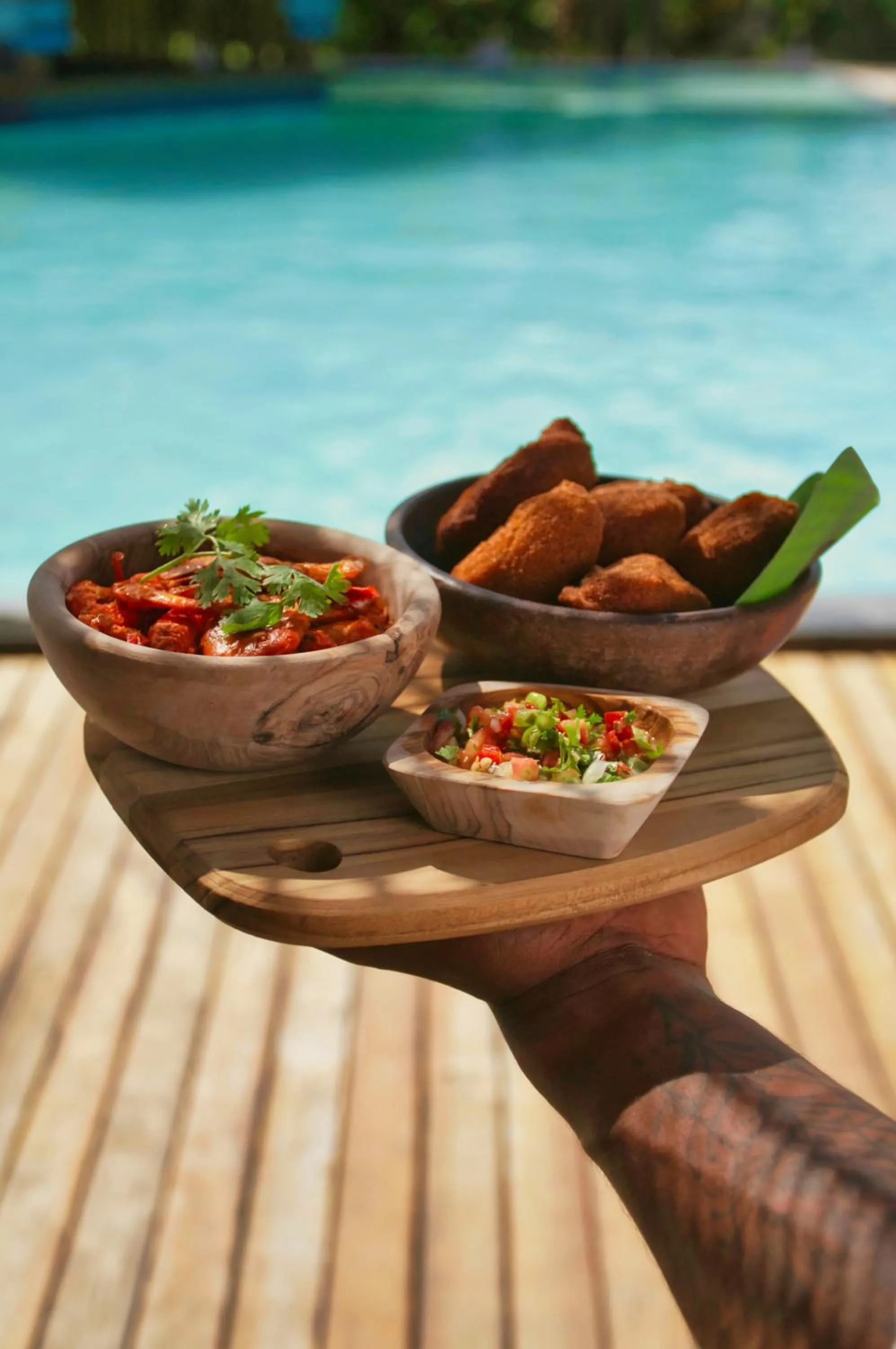 Restaurant/places to eat in Pousada Caeira