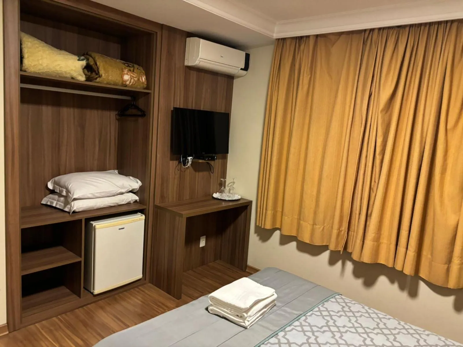 Photo of the whole room, Bed in Pousada Serra Valle