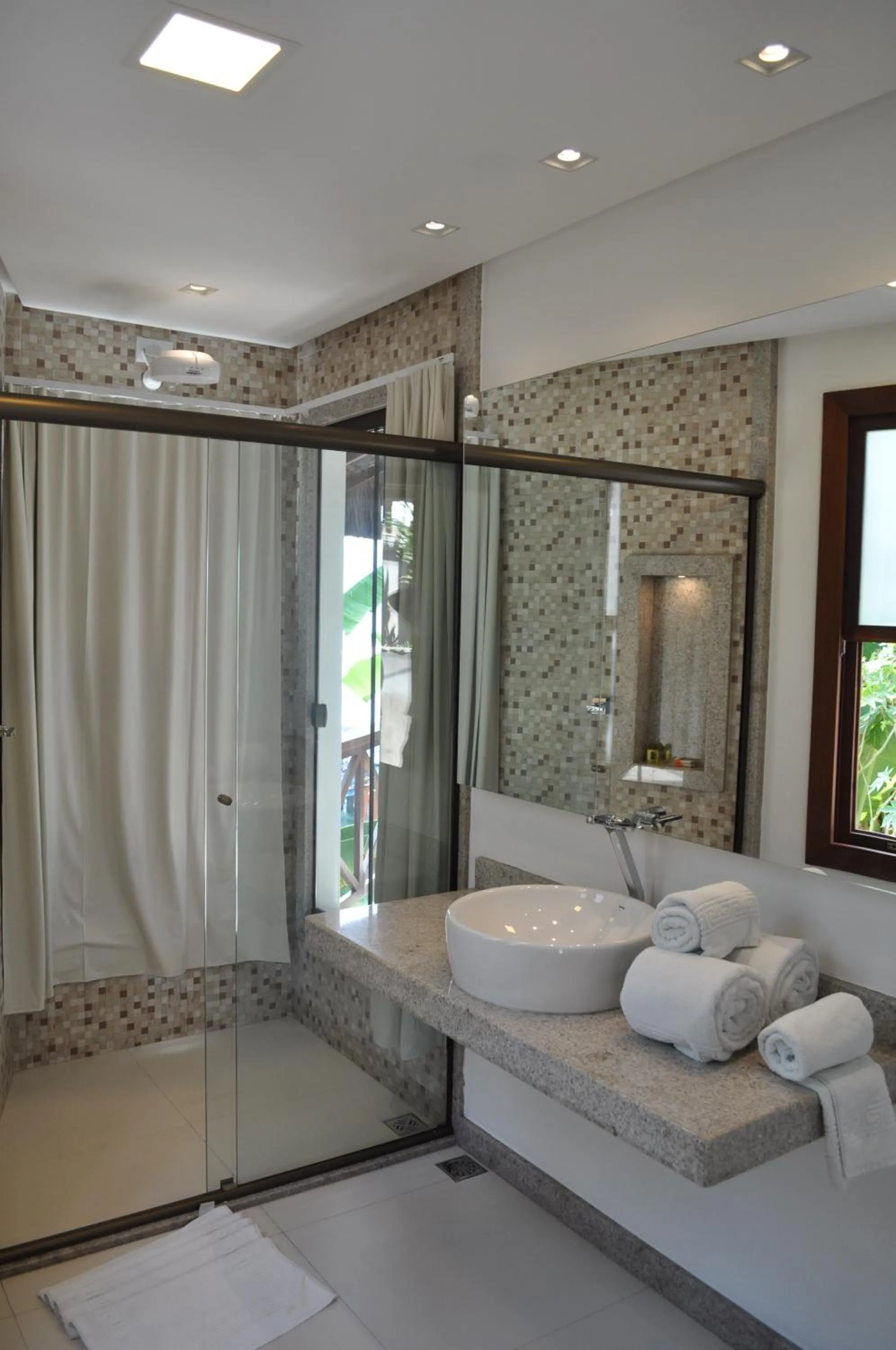 Bathroom, Bed in Passárgada Pousada