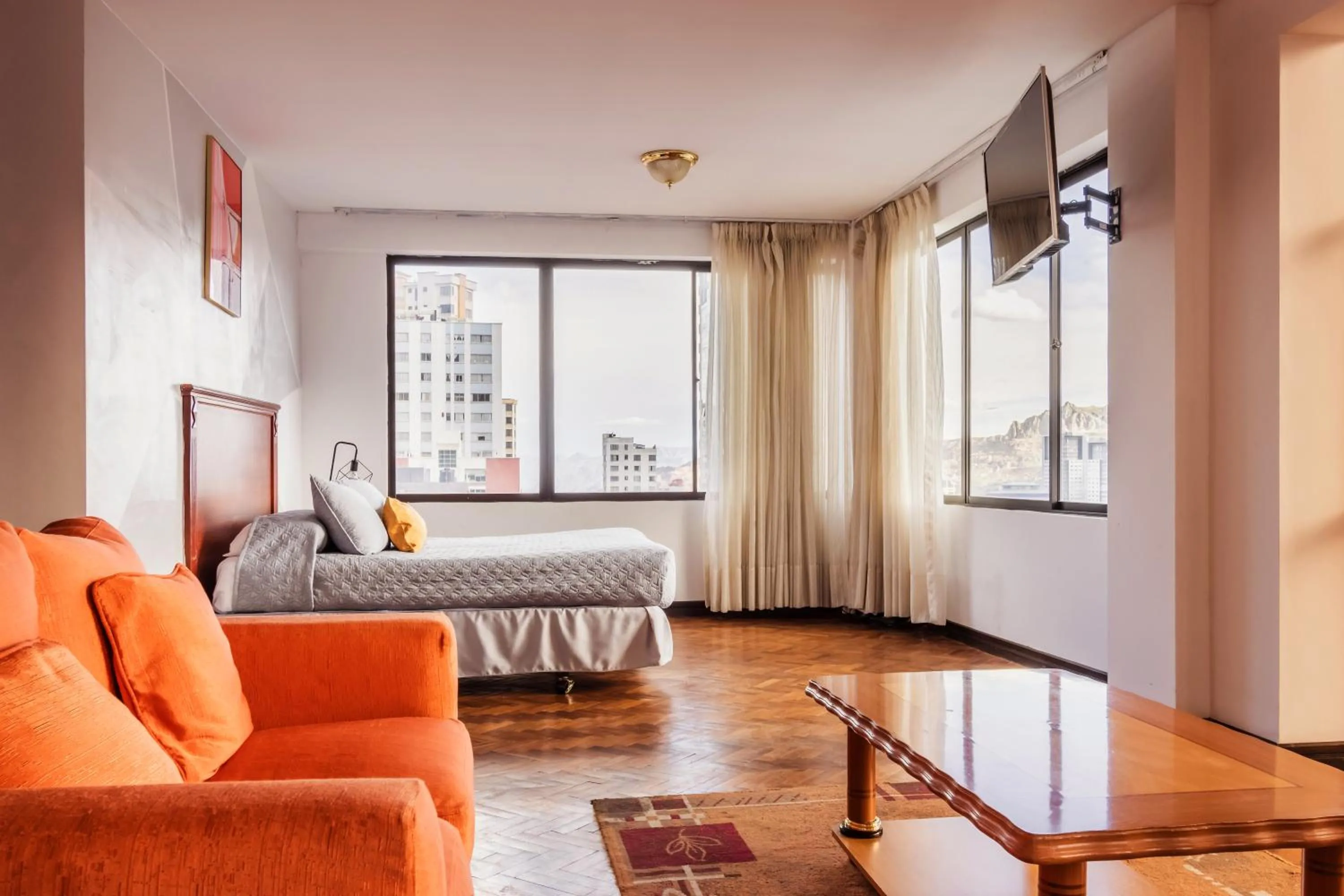 Photo of the whole room, Bed in Elegance Hotel