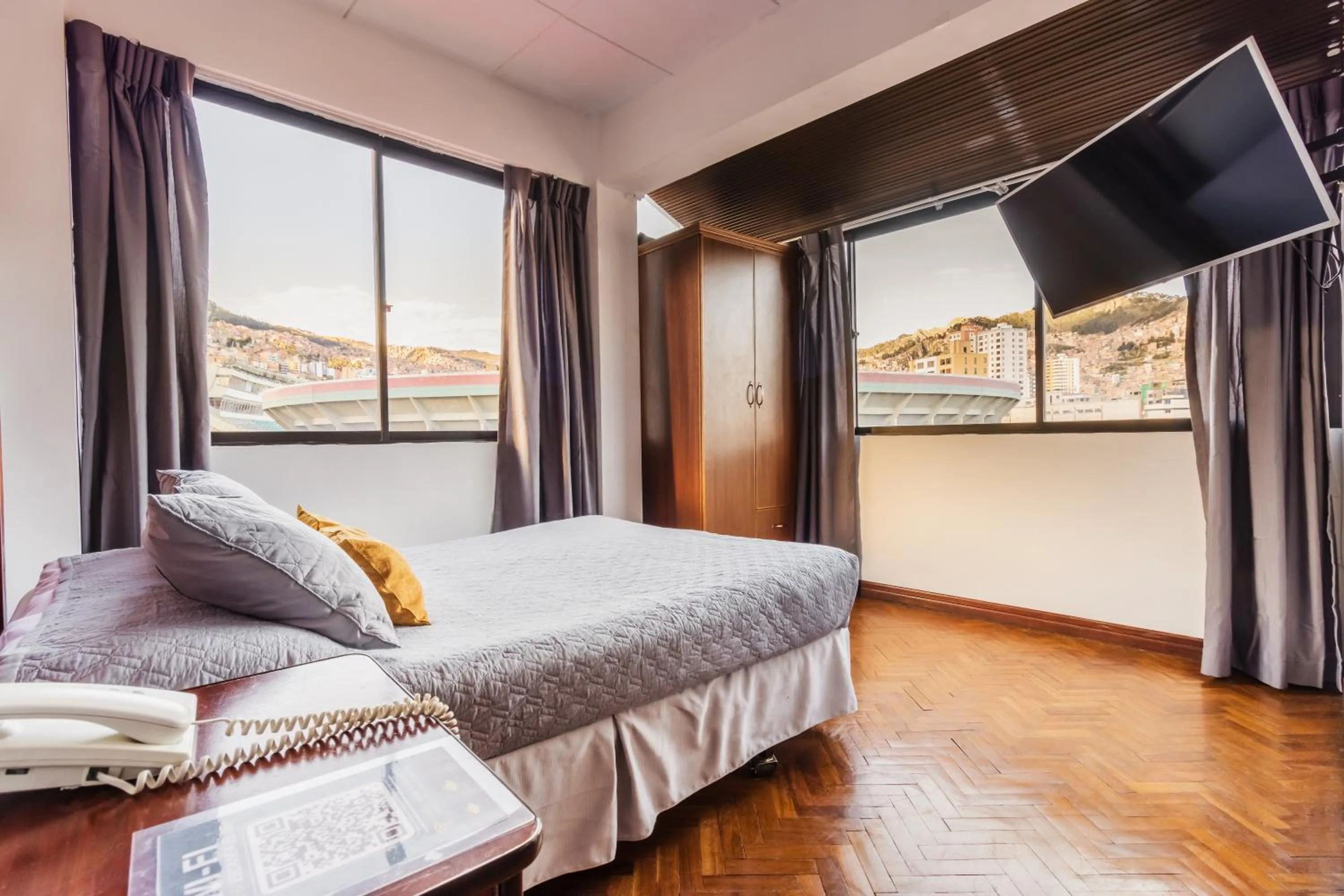 Bedroom, Bed in Elegance Hotel