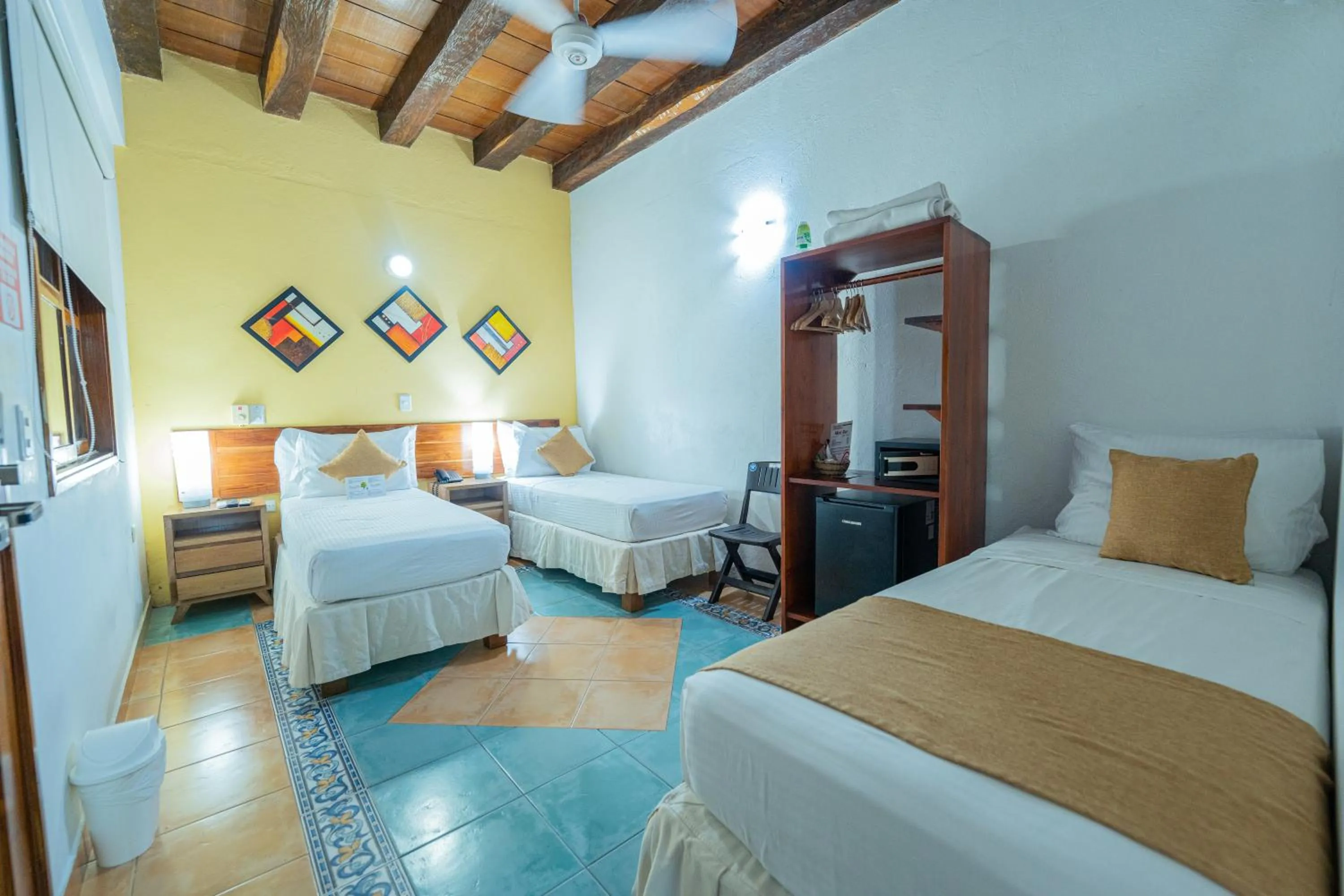 Photo of the whole room, Bed in Hotel 3 Banderas