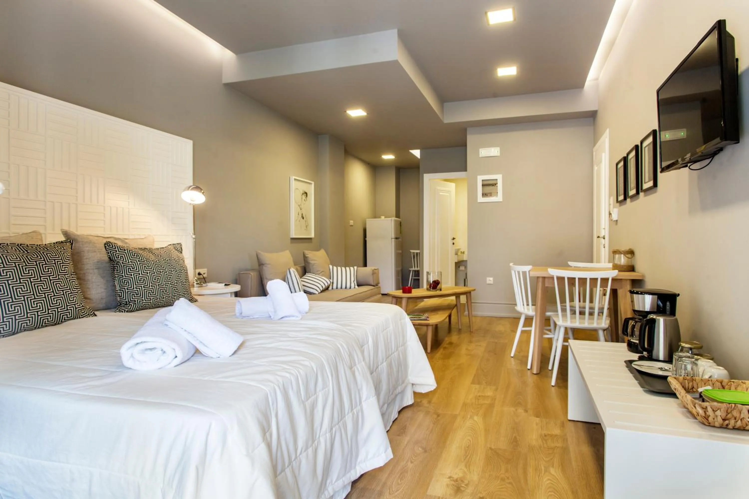 Bed in Candia Studios & Rooms