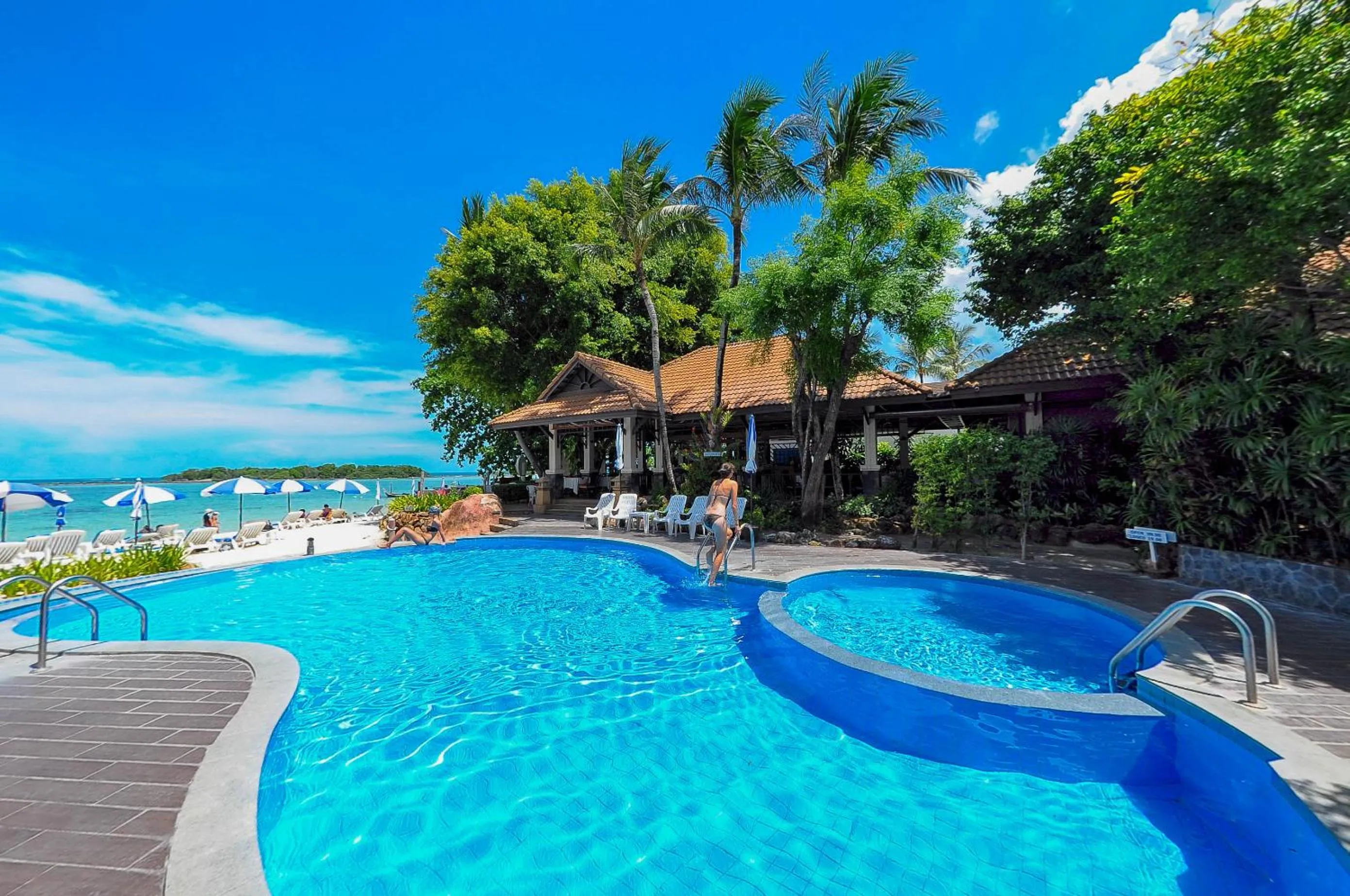Swimming pool in Samui Natien Resort