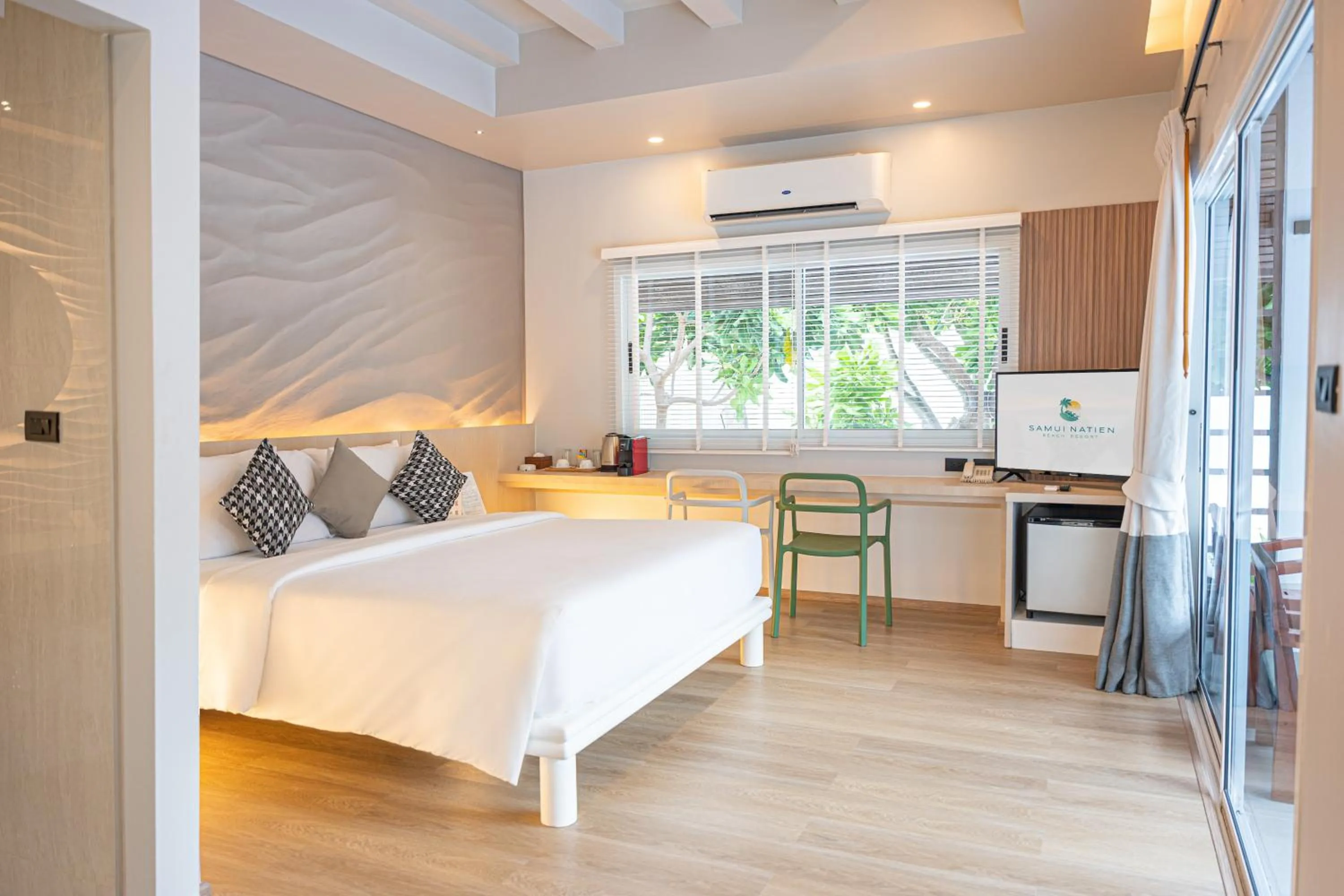 Bed in Samui Natien Resort