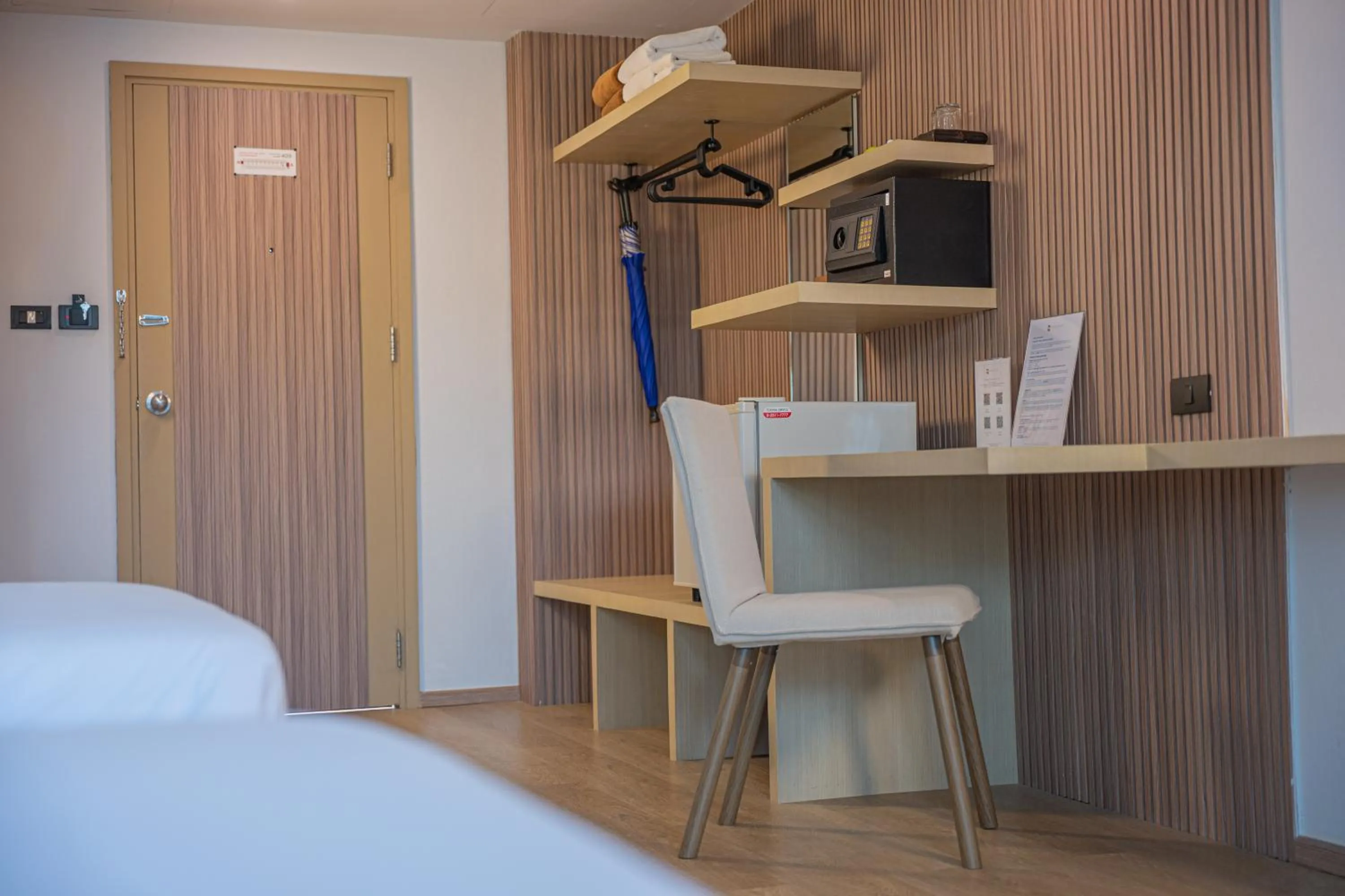 wardrobe, Bed in Samui Natien Resort