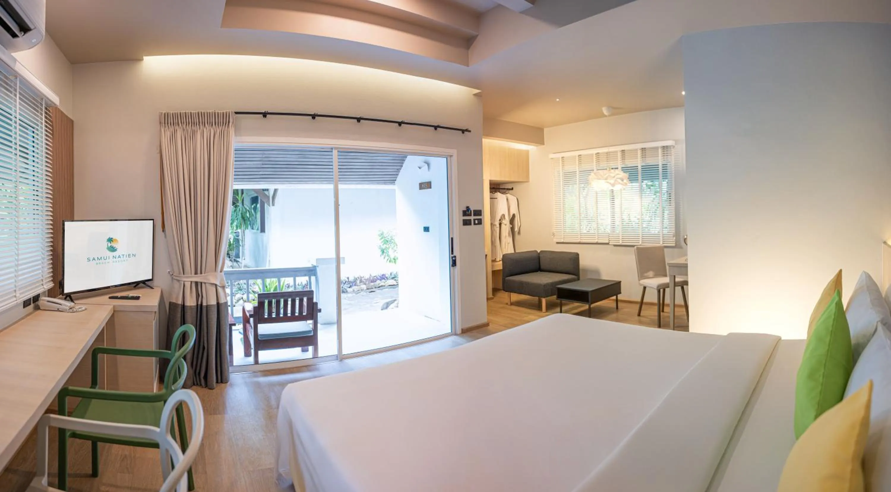 Bed in Samui Natien Resort