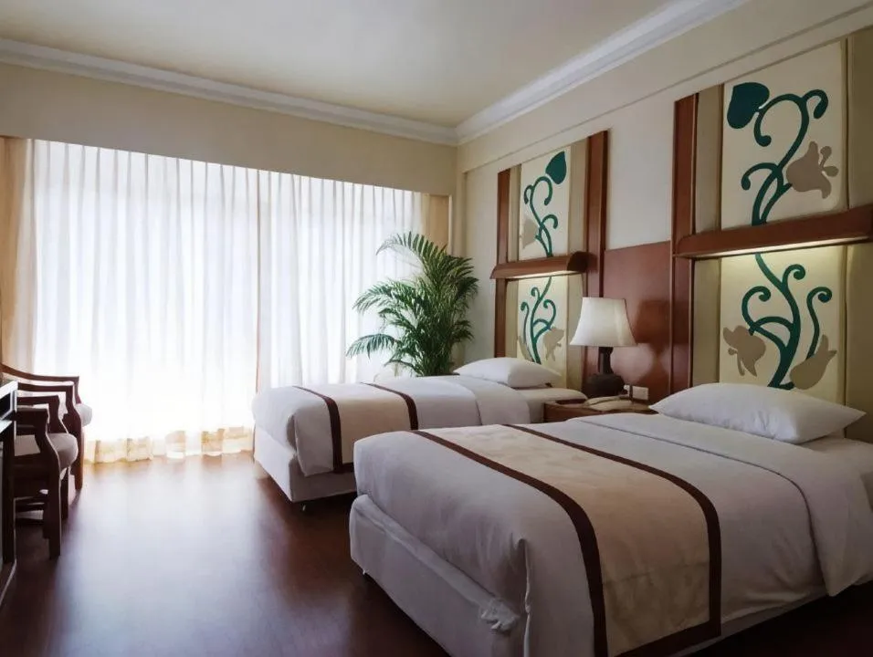 Balcony/Terrace, Bed in Golden Beach Hotel Pattaya