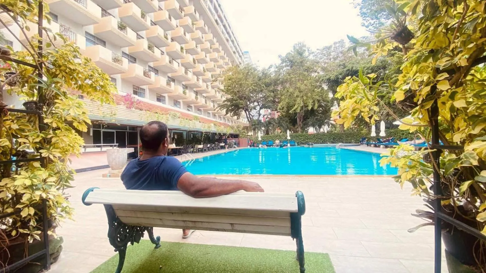 Garden in Golden Beach Hotel Pattaya