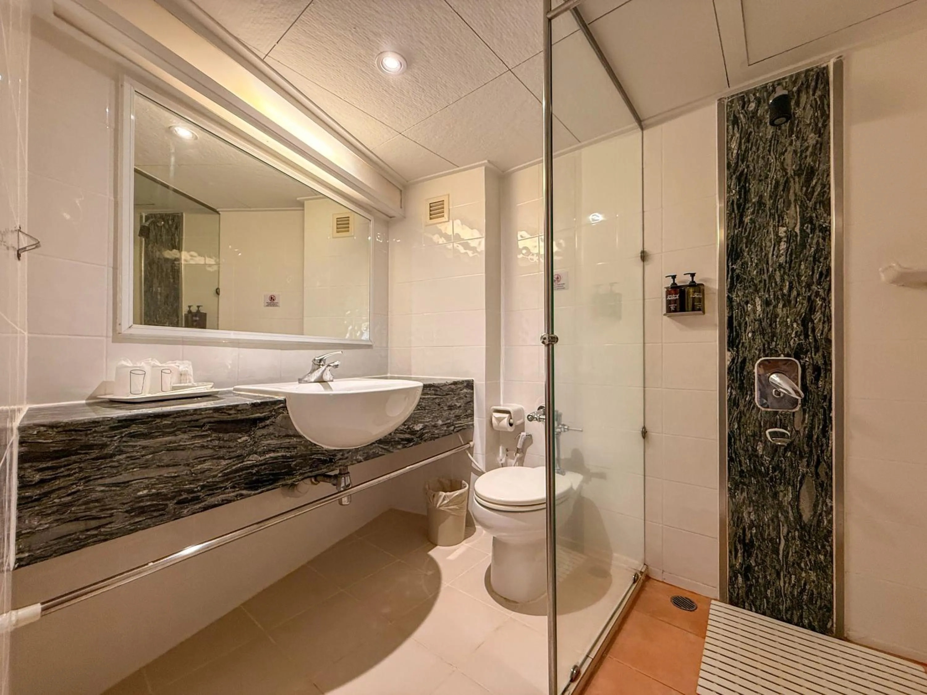 Golden Beach Hotel Pattaya