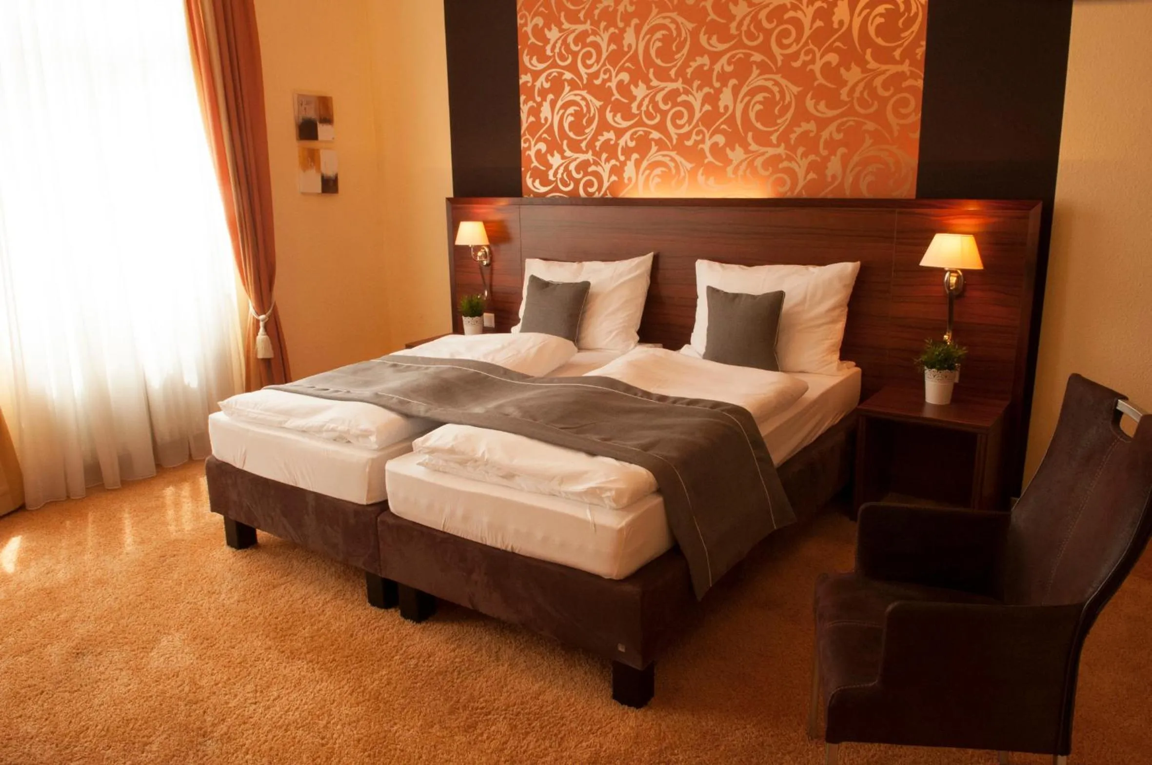 Bed in Hotel Restaurant Nassauer Löwen