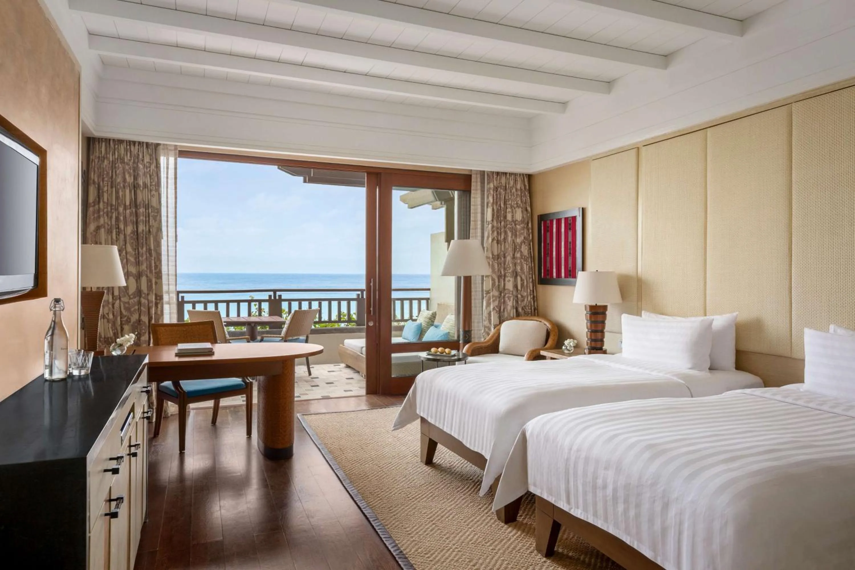 Premier Seaview Twin Room with Free Roundtrip Caticlan Airport Transfers in Shangri-La Boracay