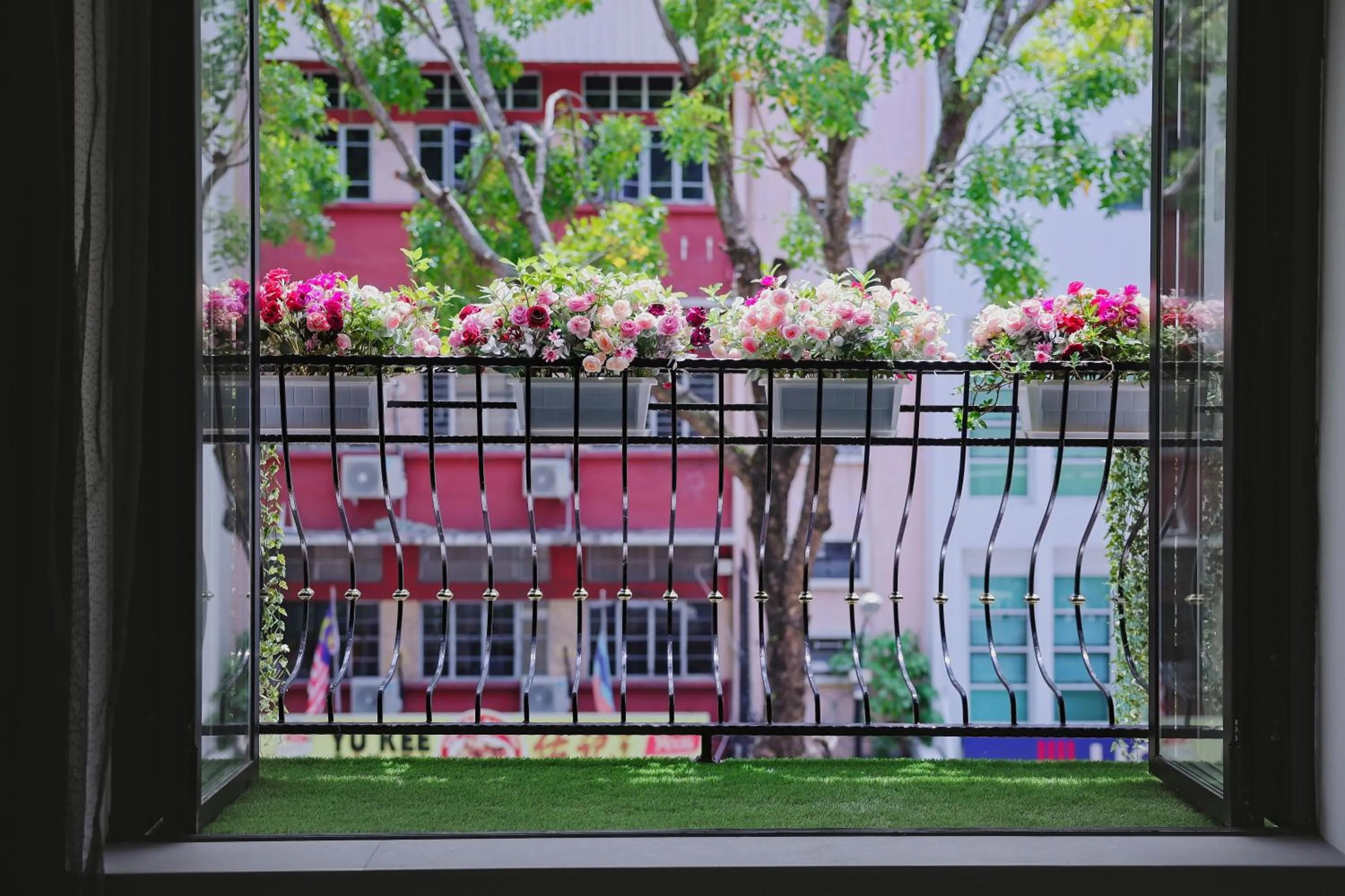 Balcony/Terrace in The Jesselton Hotel
