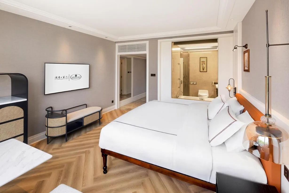 Bed in Qingdao Seaview Garden Hotel