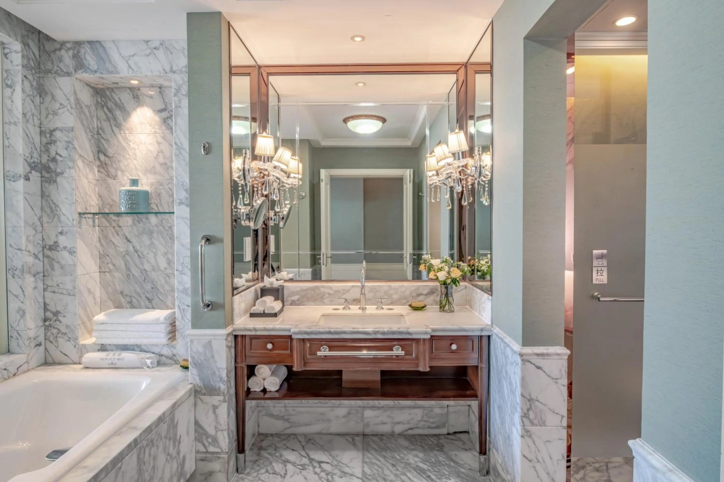 Qingdao Seaview Garden Hotel