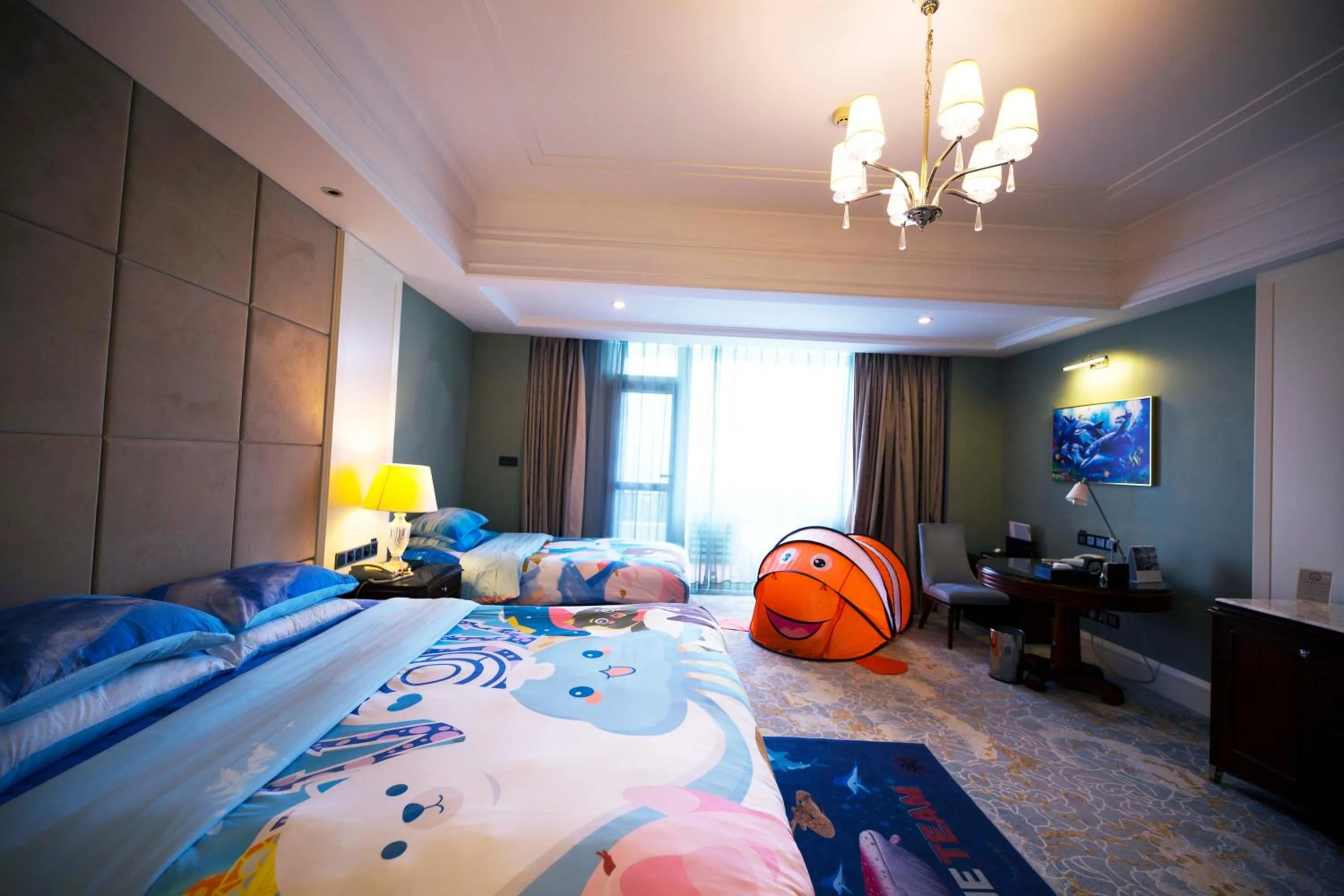 Photo of the whole room, Bed in Qingdao Seaview Garden Hotel