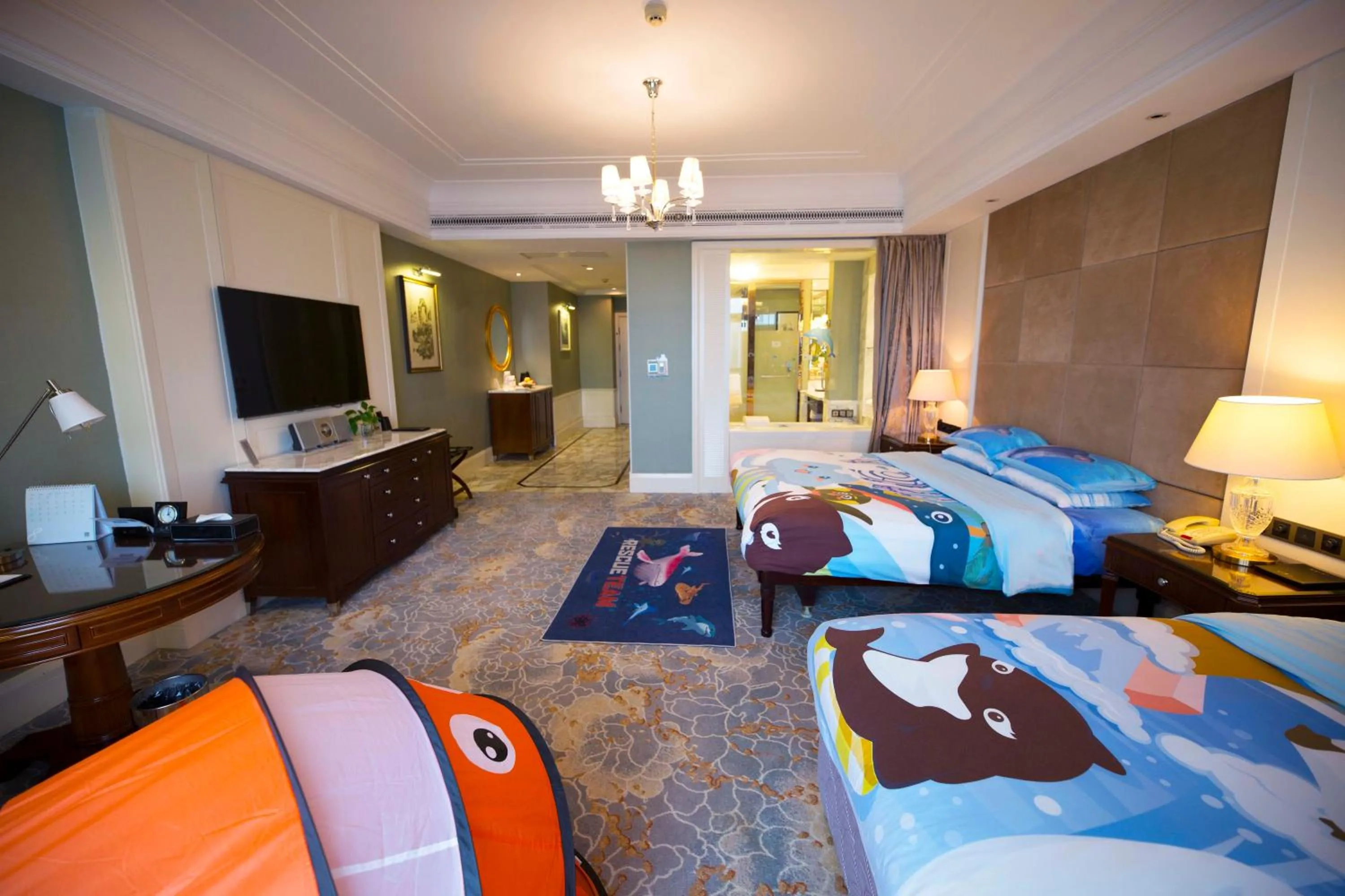 Bed in Qingdao Seaview Garden Hotel