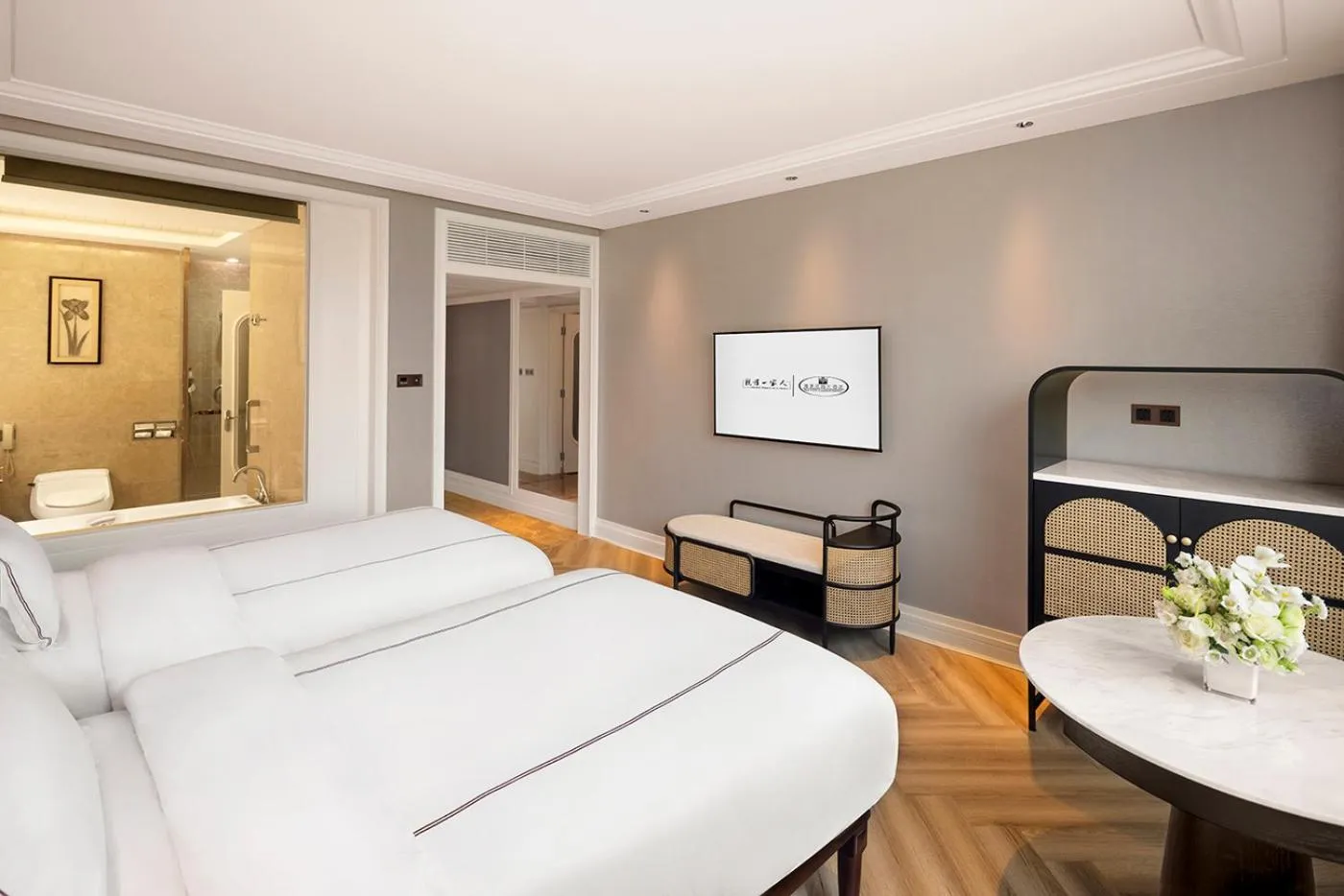 Bed in Qingdao Seaview Garden Hotel