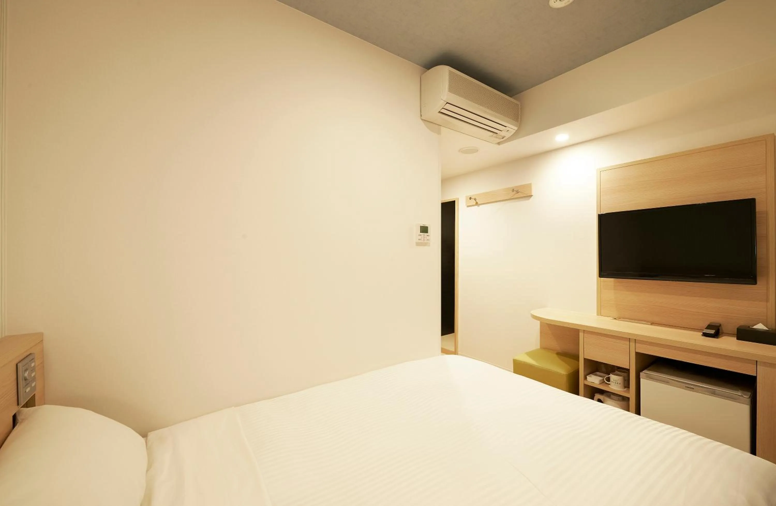 Photo of the whole room, Bed in Sotetsu Fresa Inn Ginza Sanchome