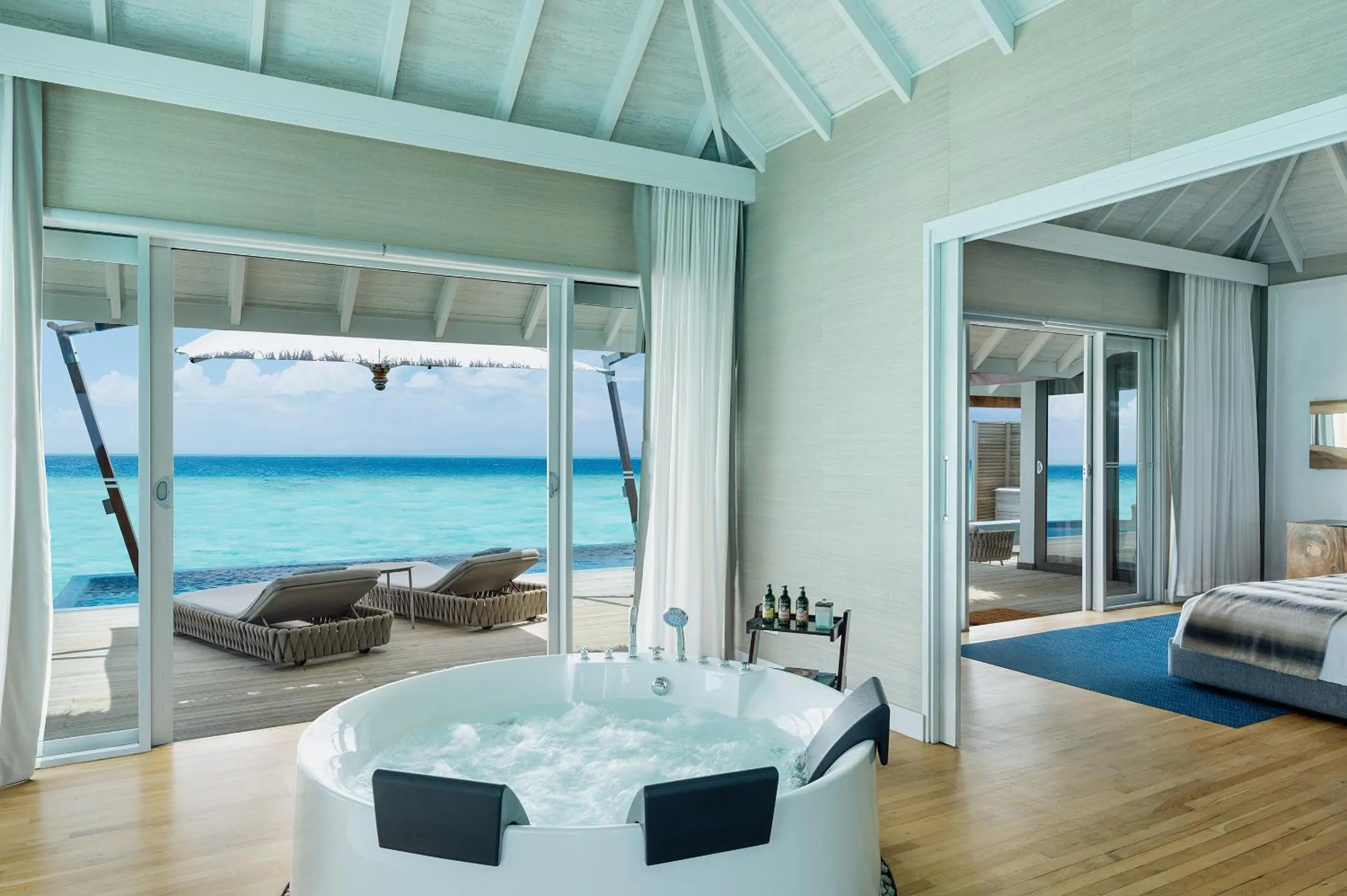 Bathroom, Bed in Velassaru Maldives
