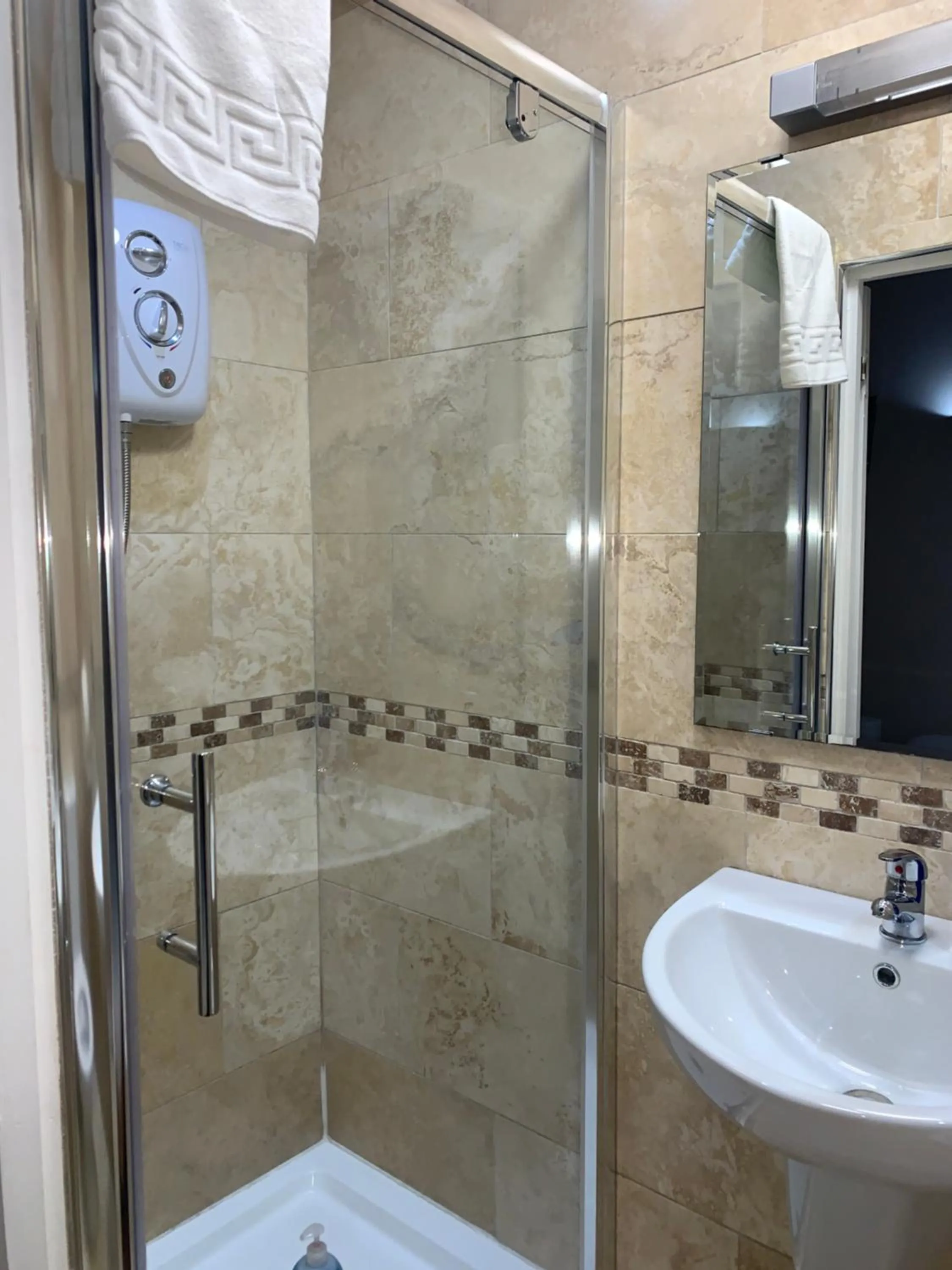 Shower in New Union ADULTS ONLY