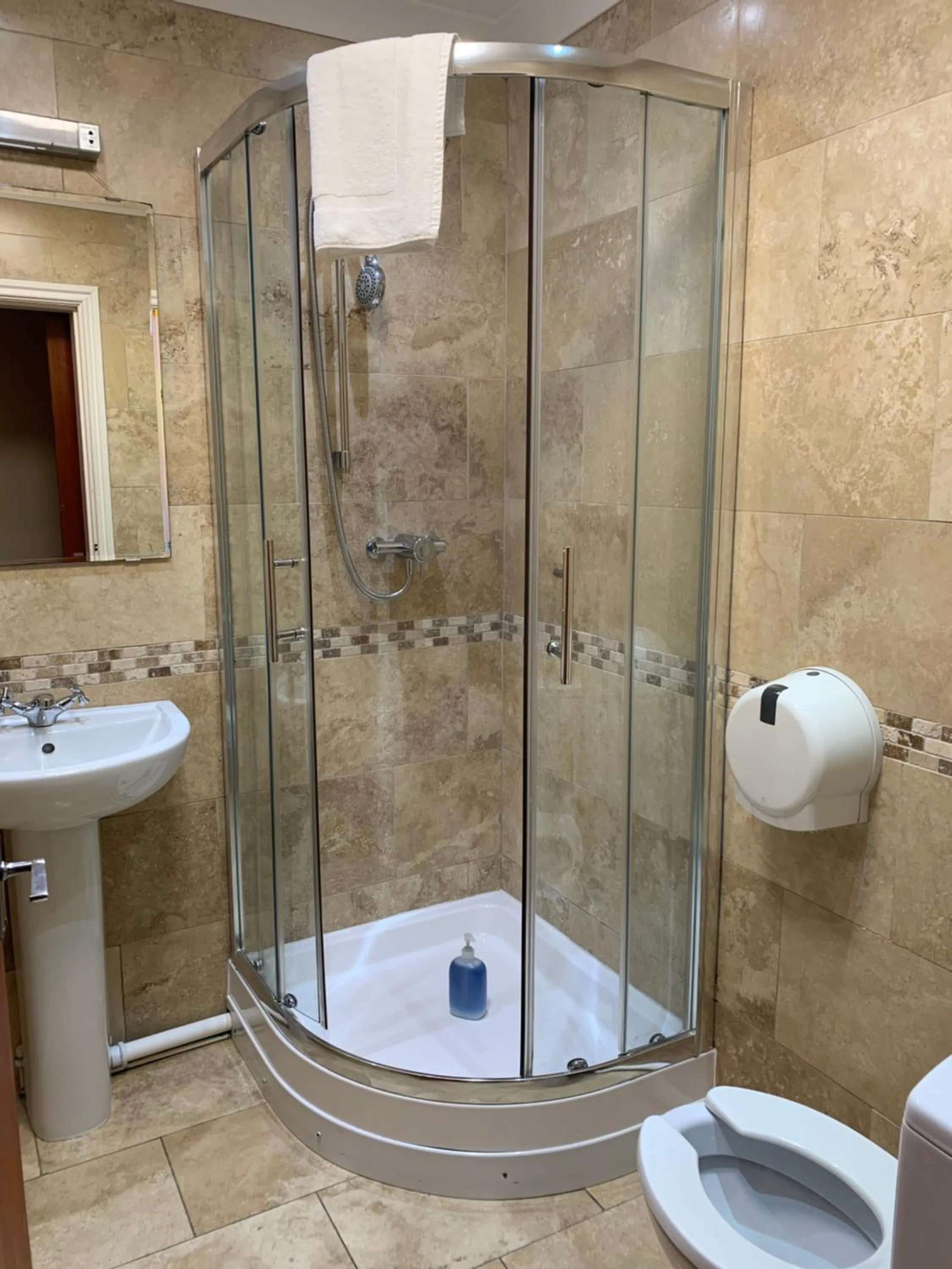 Shower in New Union ADULTS ONLY