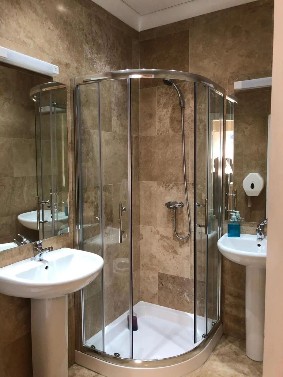 Shower in New Union ADULTS ONLY