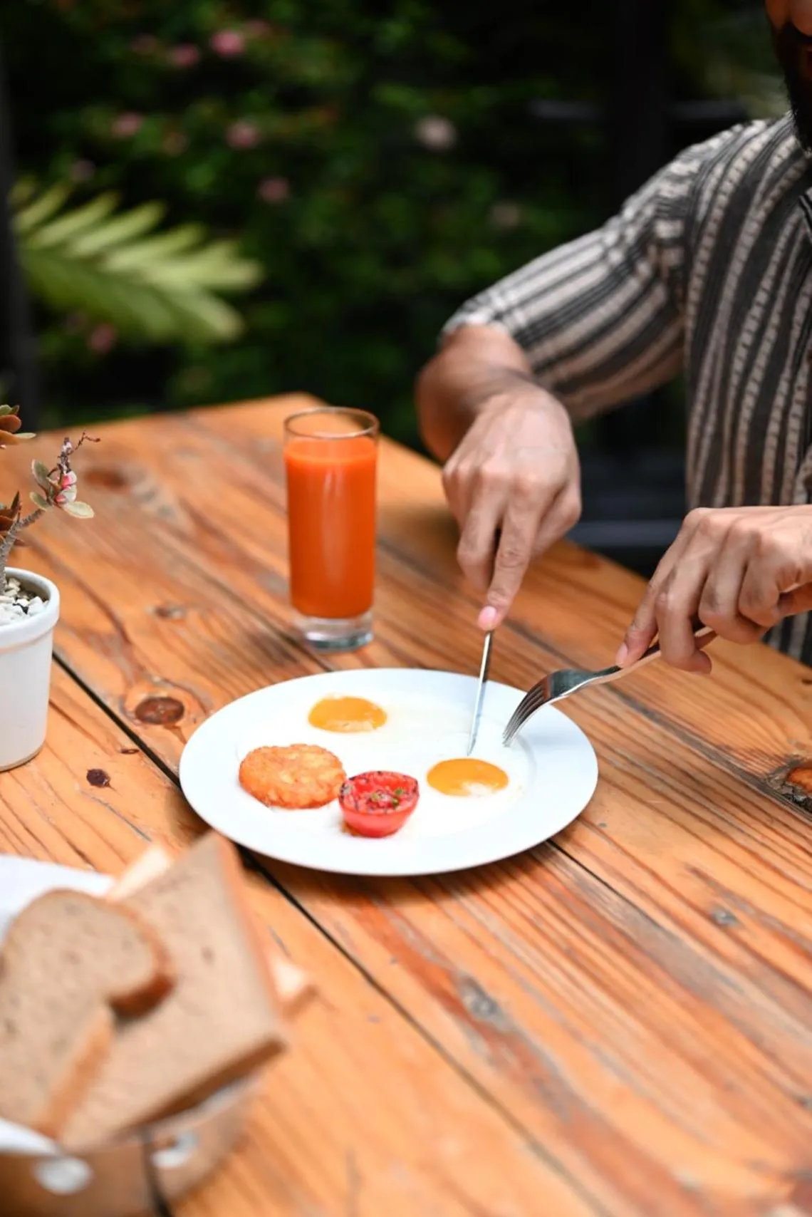 People in The Park Kolkata