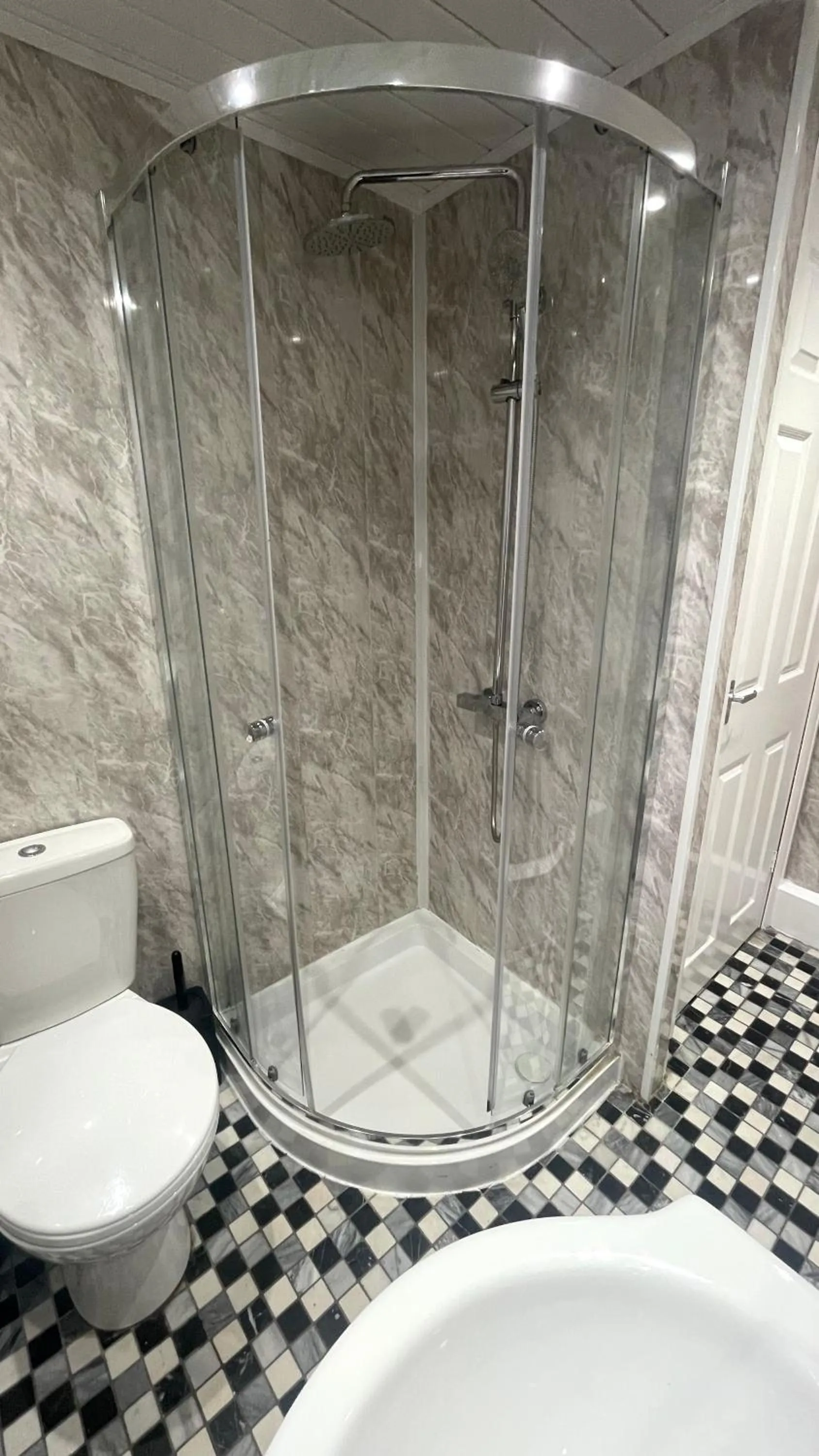 Shower in Mitre Hotel Manchester City Centre