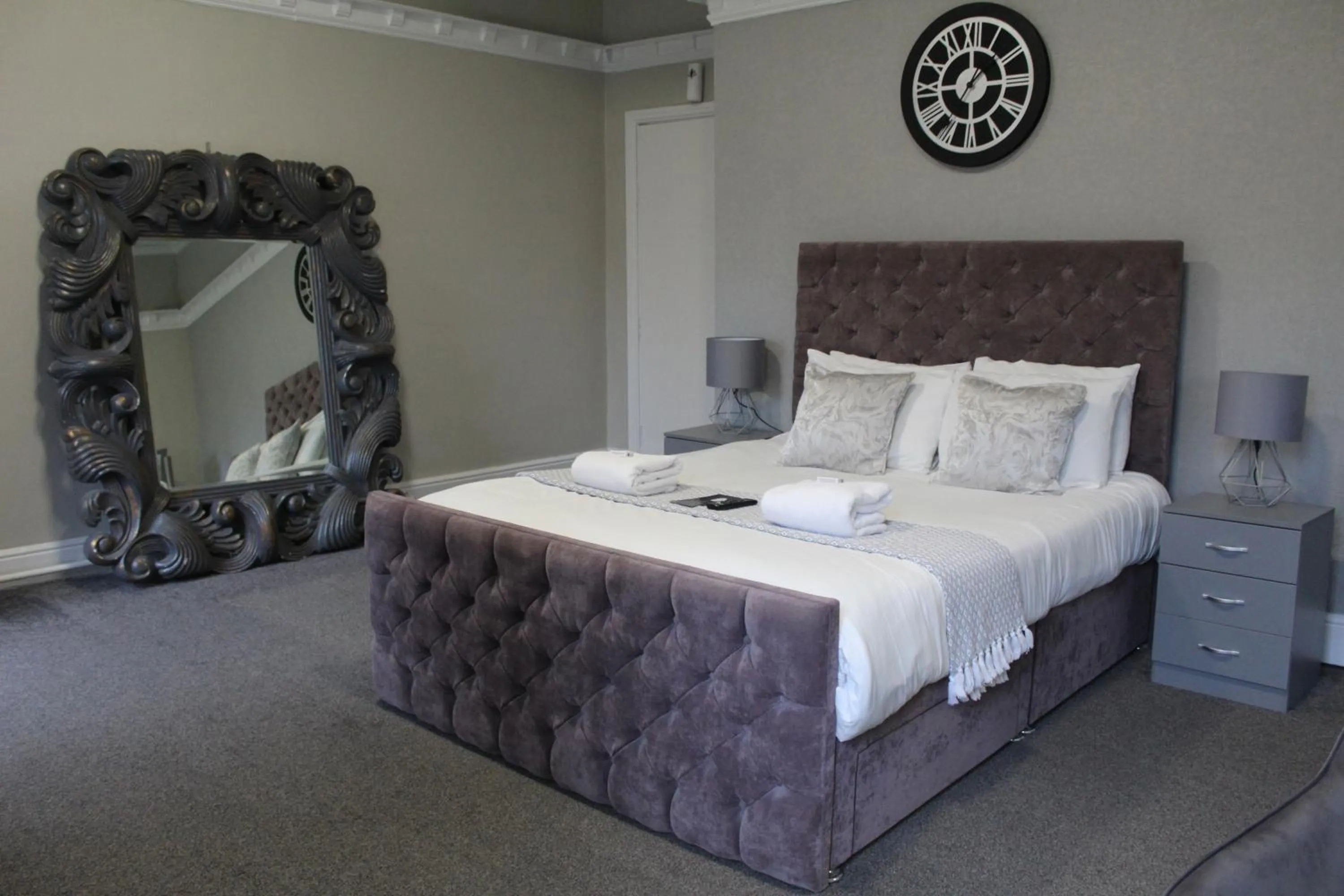 Shower, Bed in Mitre Hotel Manchester City Centre