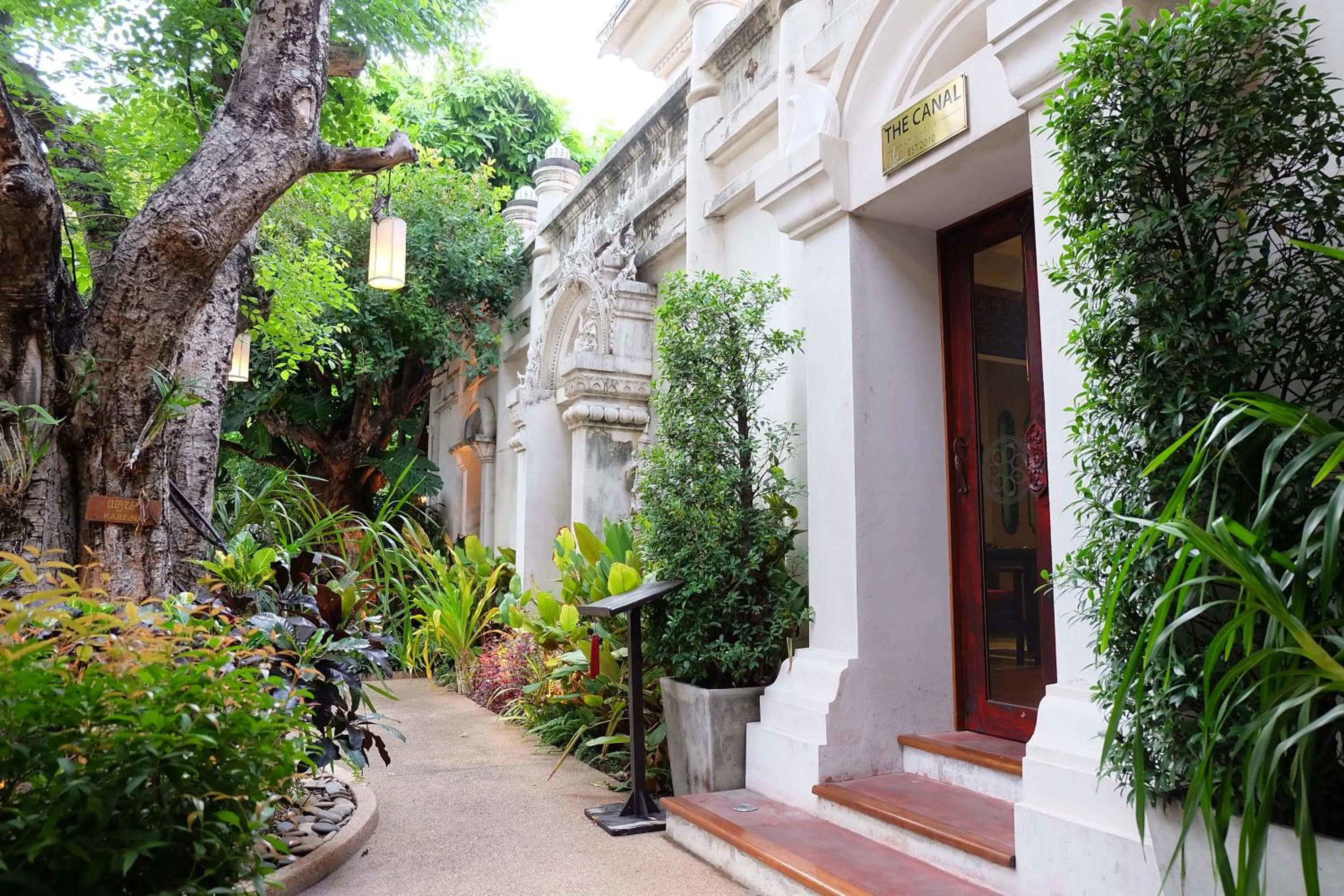 Restaurant/places to eat in The Rim Chiang Mai