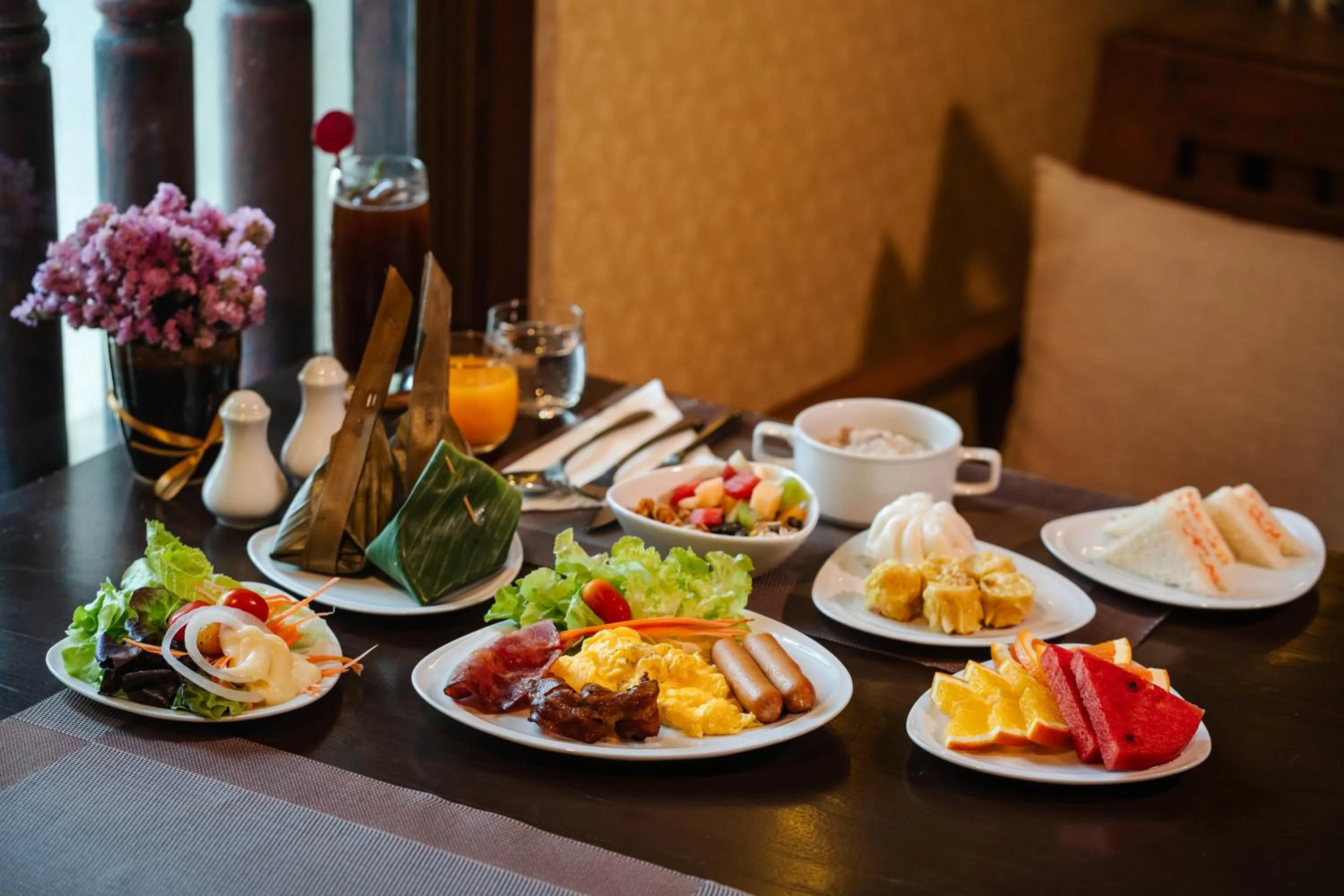 Food and drinks in The Rim Chiang Mai