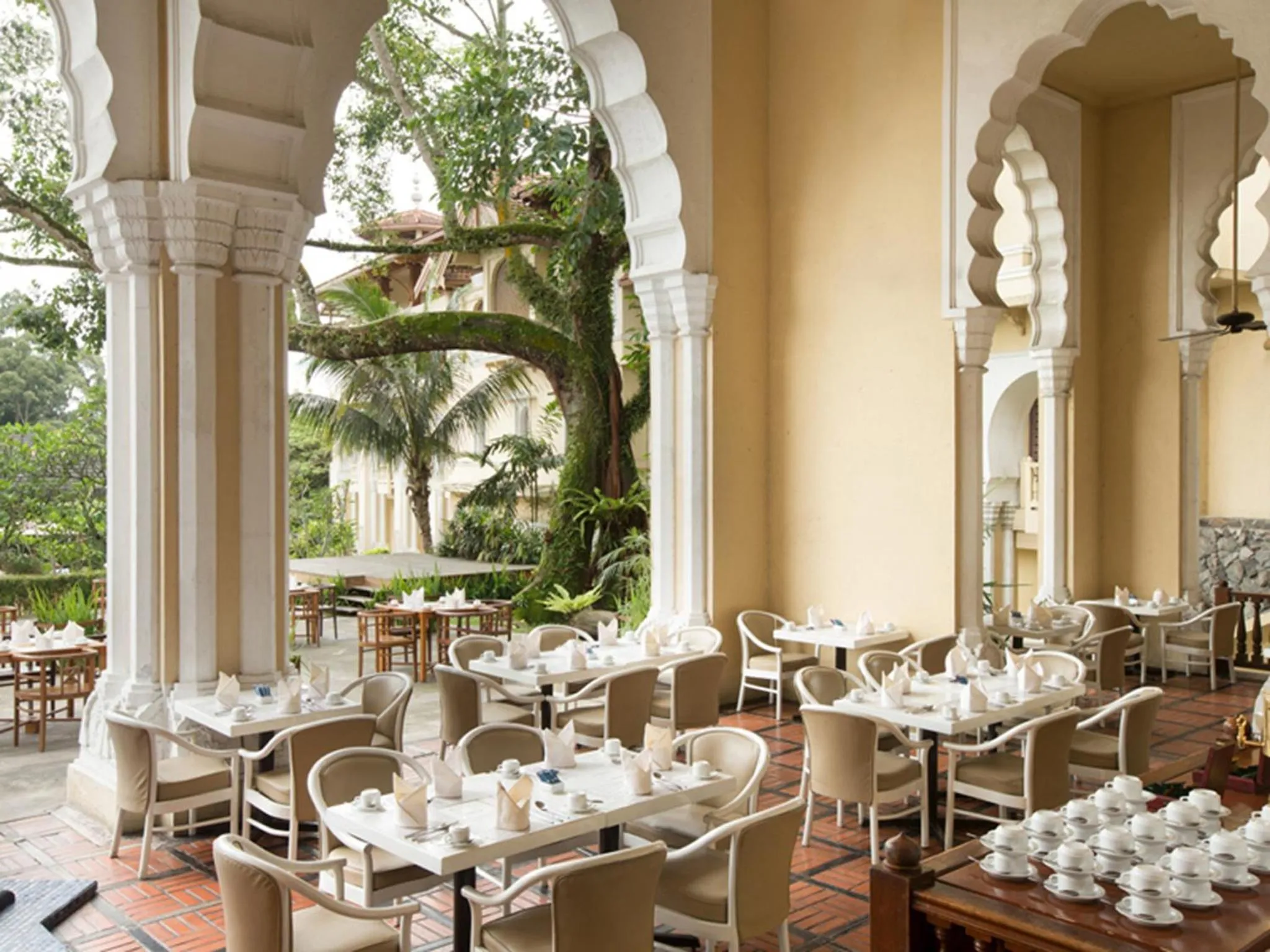 Restaurant/Places to Eat in Novotel Bukittinggi