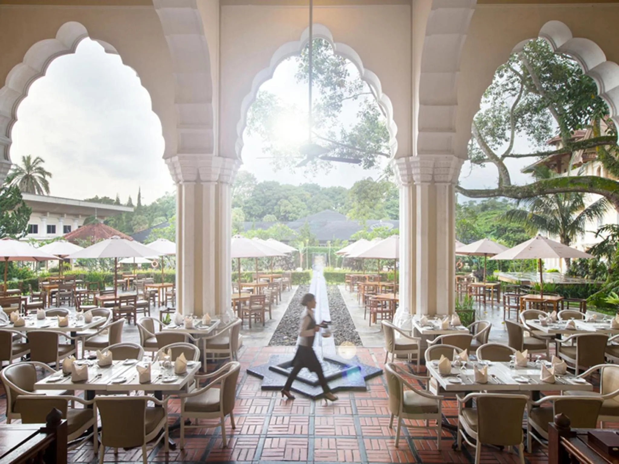 Restaurant/Places to Eat in Novotel Bukittinggi